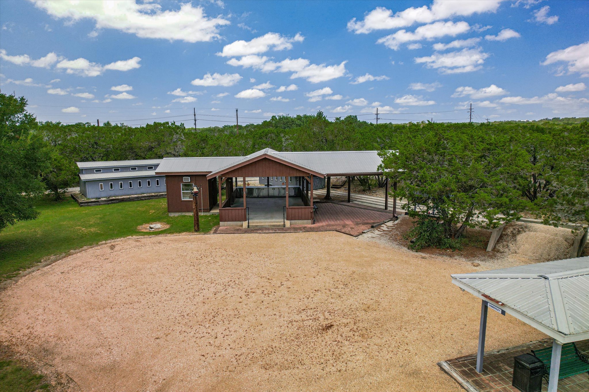 main property photo 31