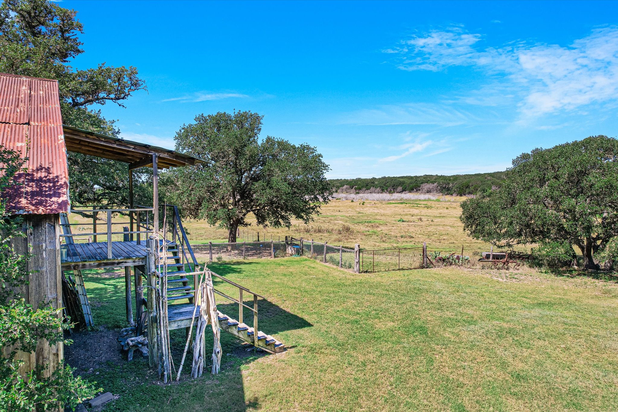 main property photo 33