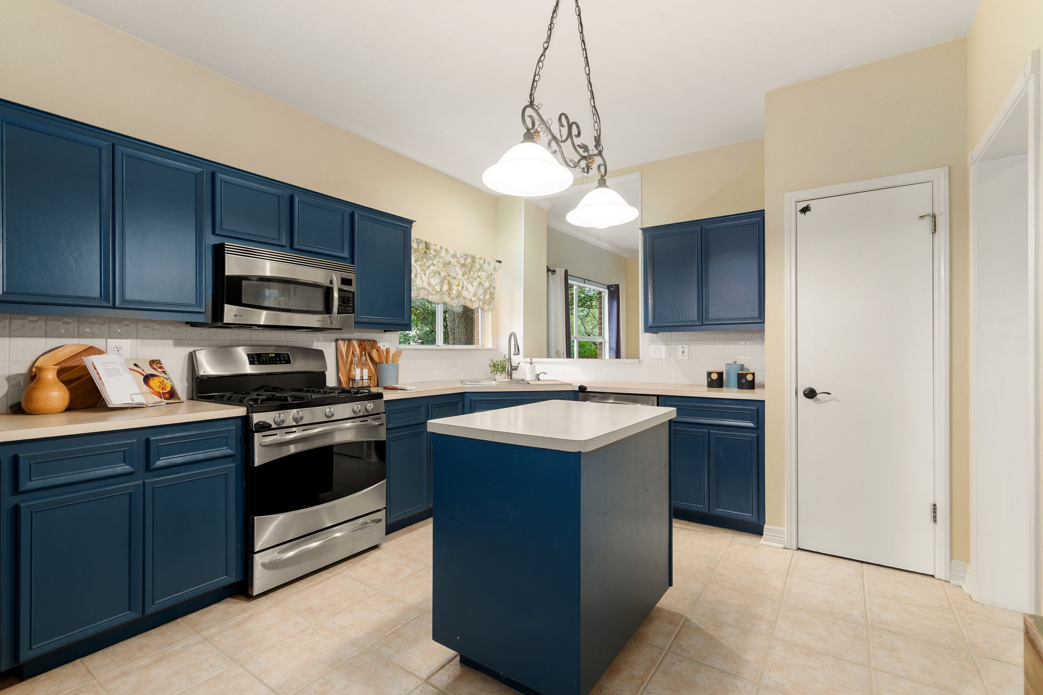 main property photo 11