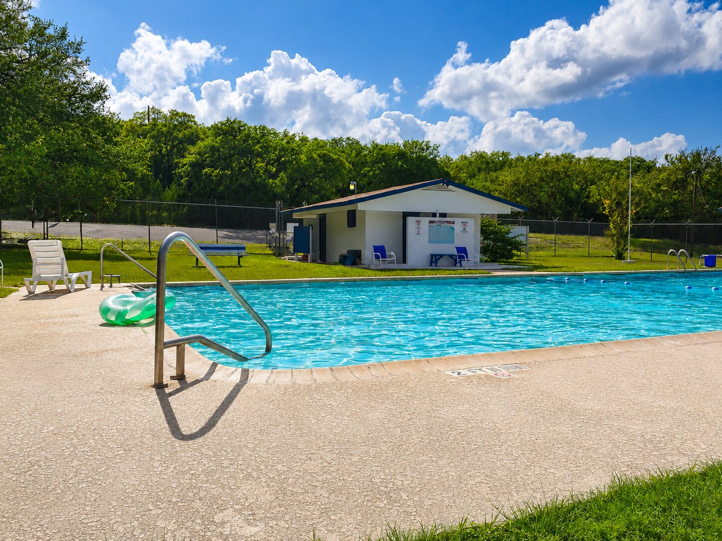 main property photo 30