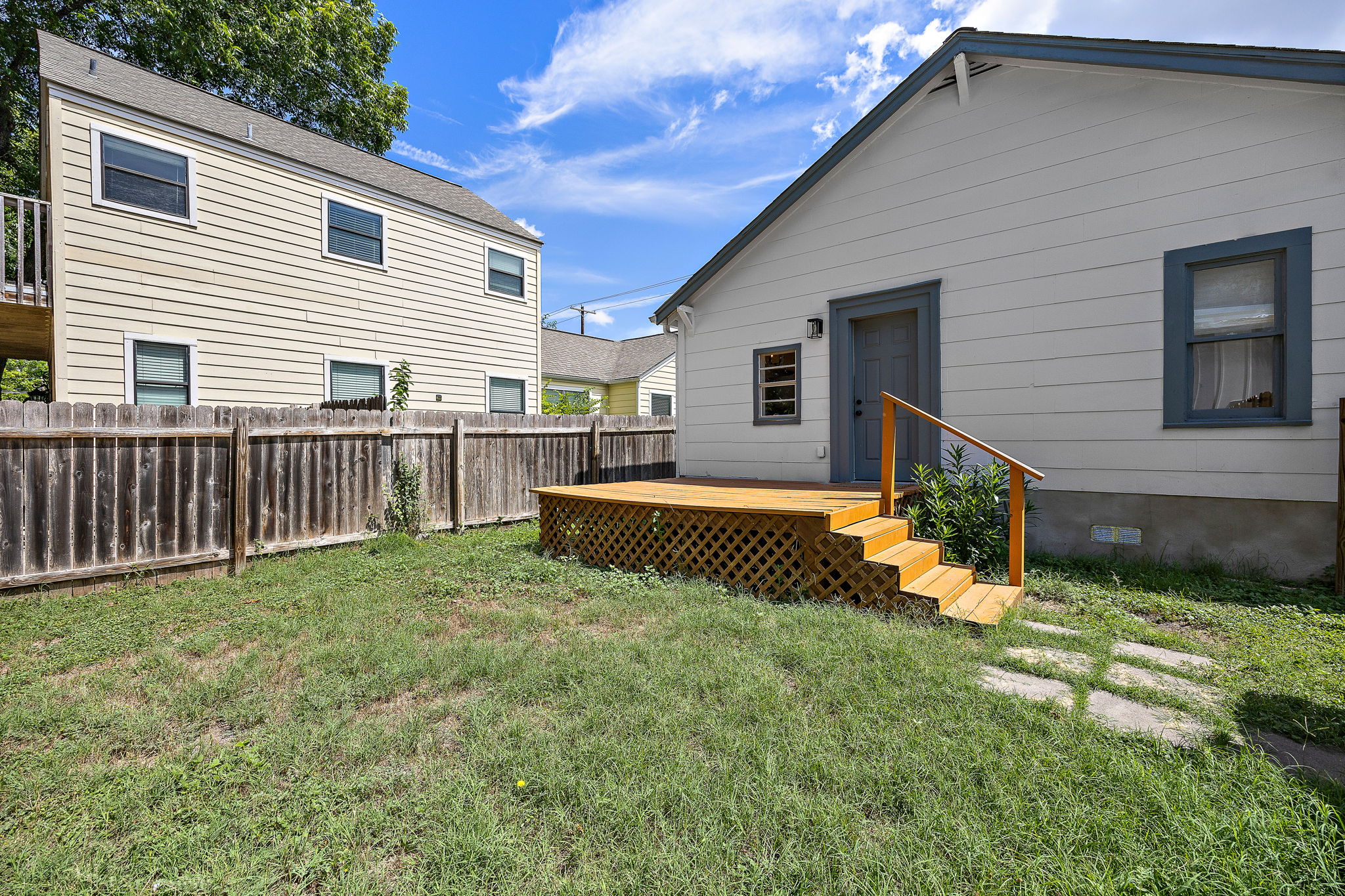 main property photo 23