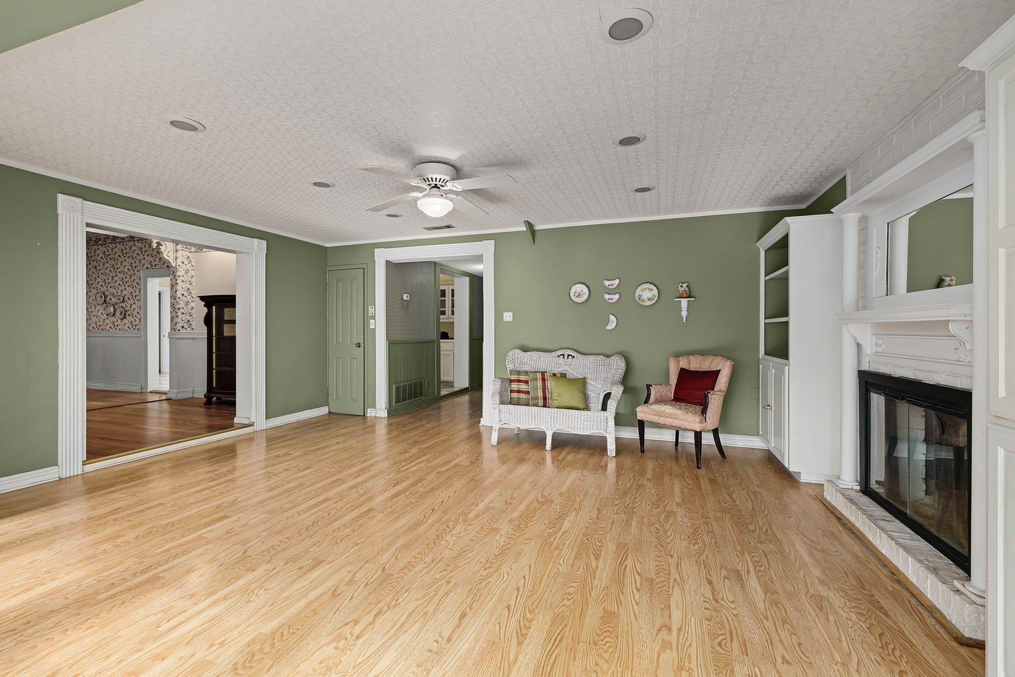 main property photo 14