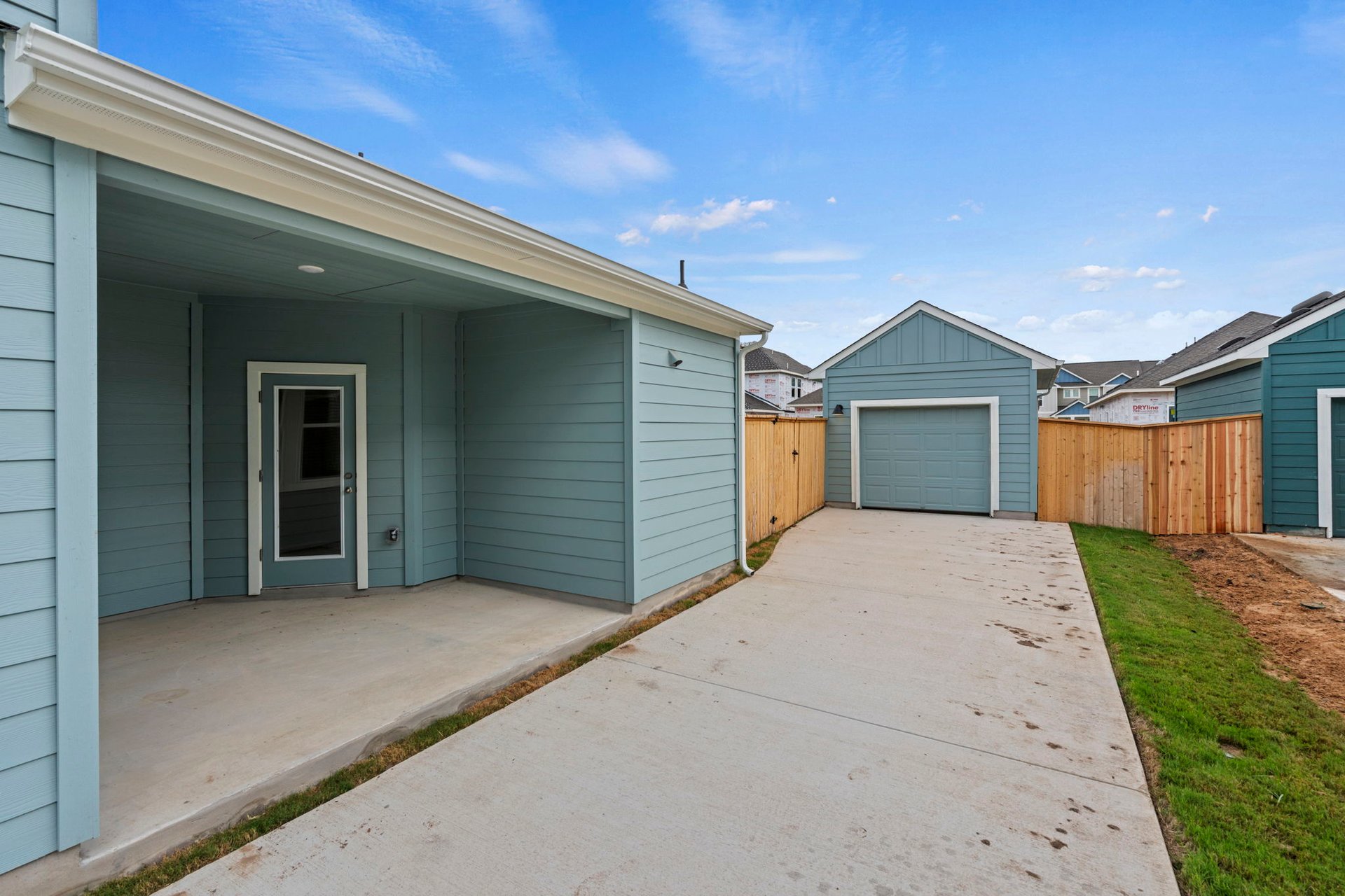 main property photo 23