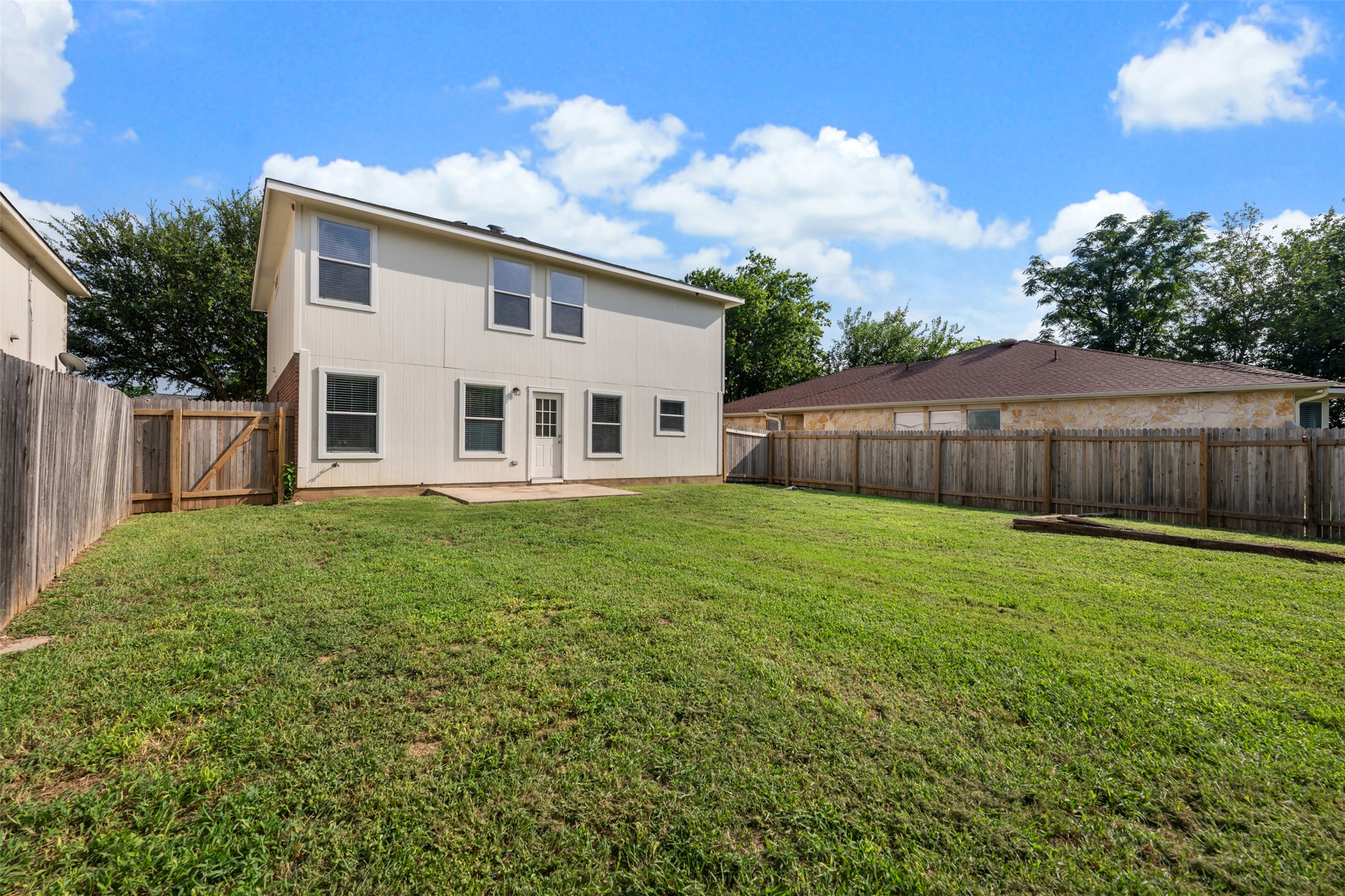 main property photo 34