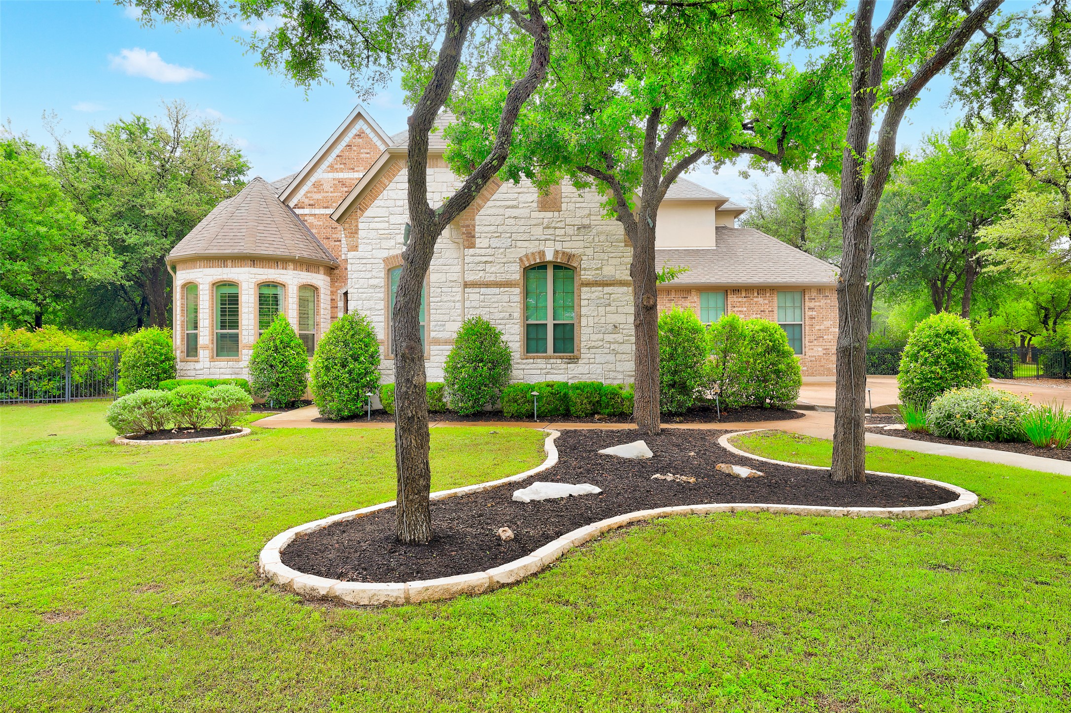 main property photo 9