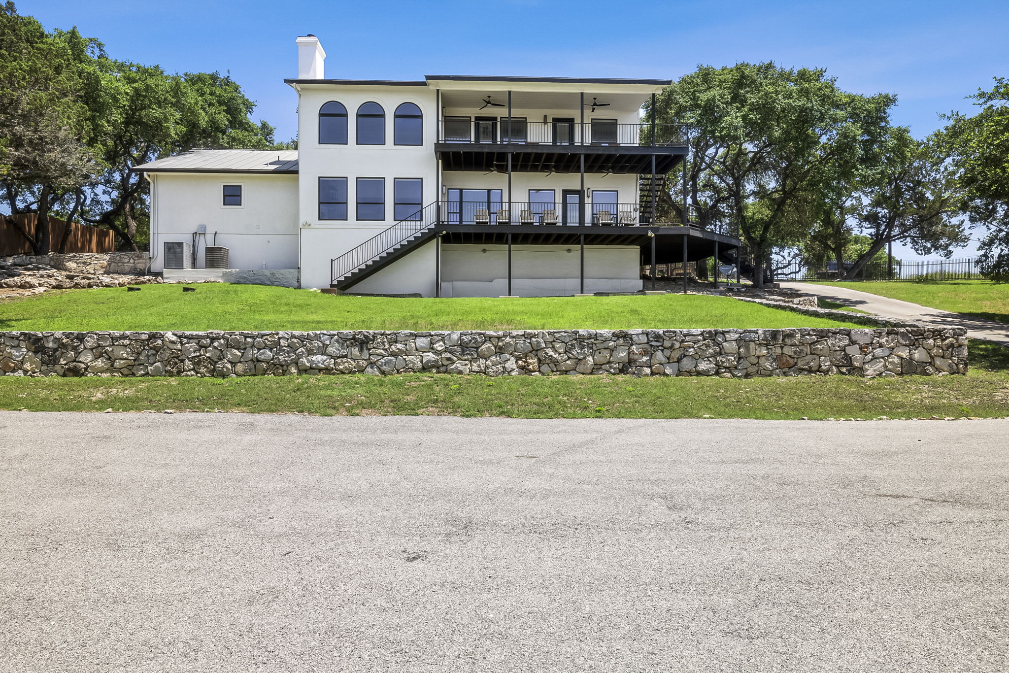 main property photo 34