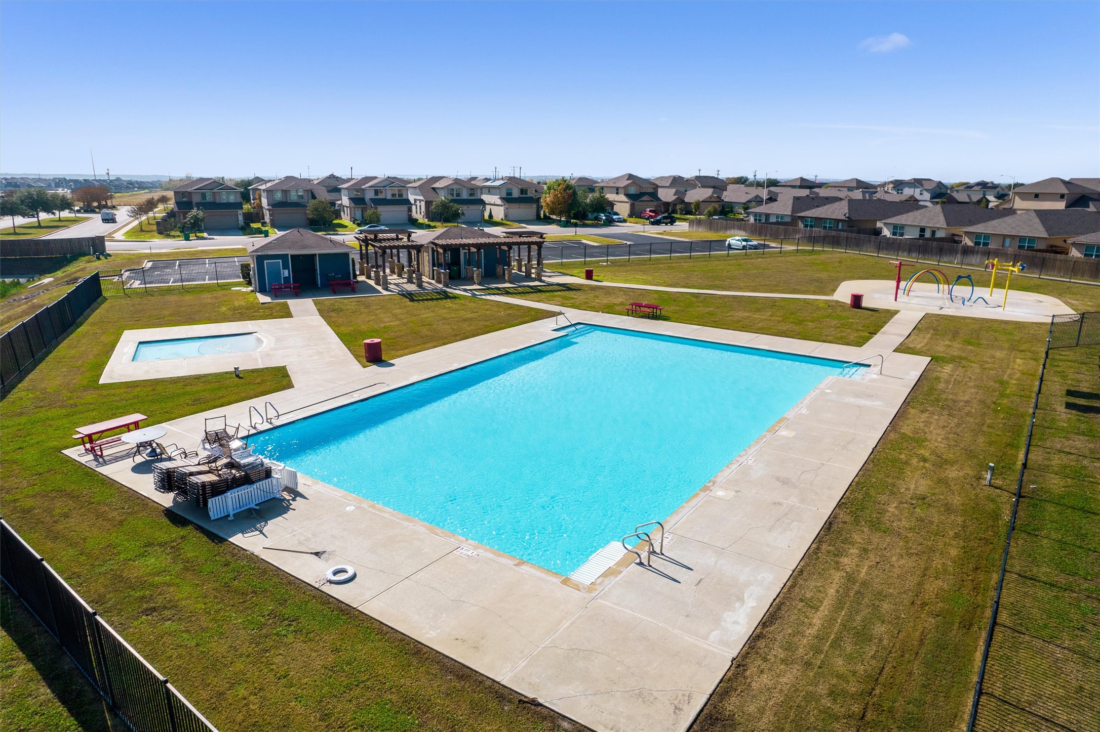 main property photo 30