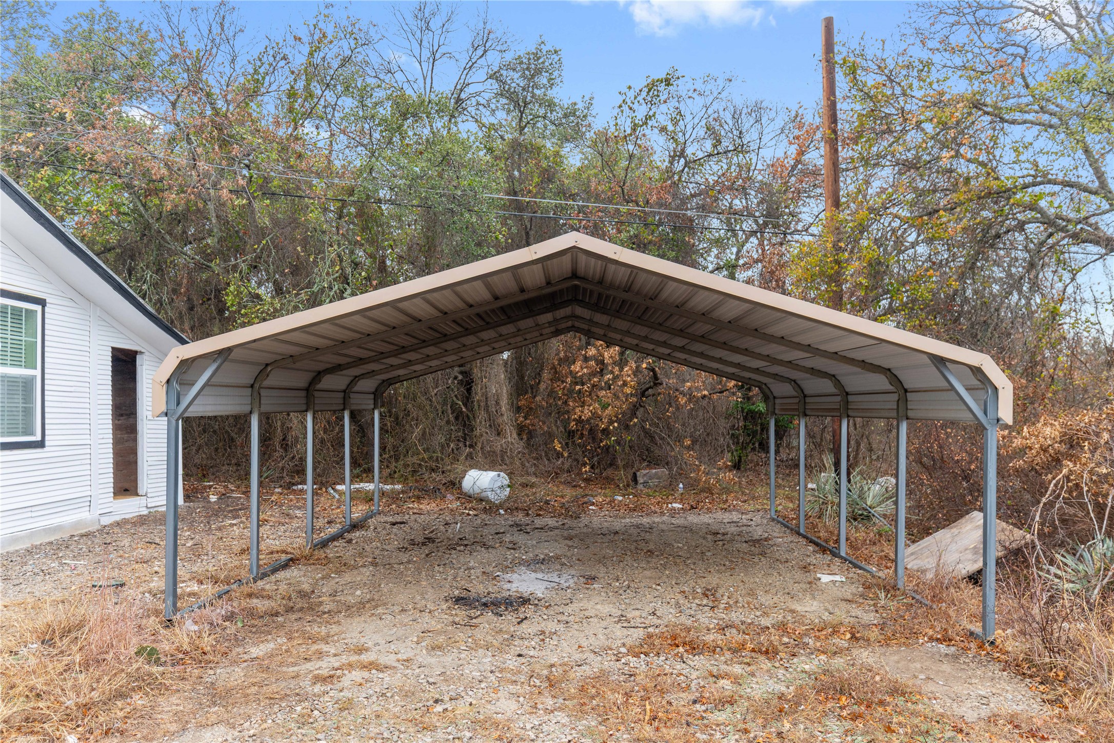main property photo 5