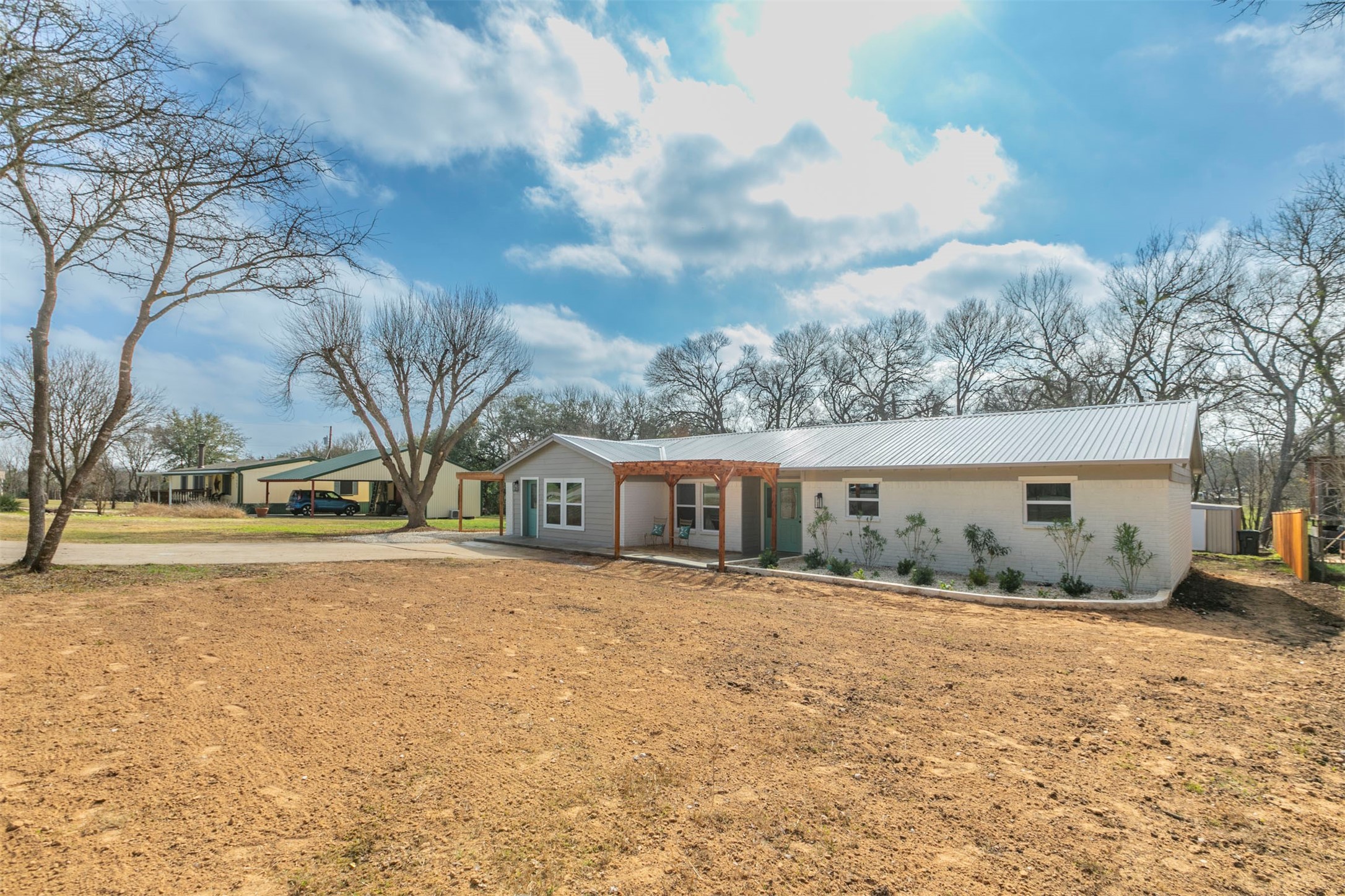 main property photo 23