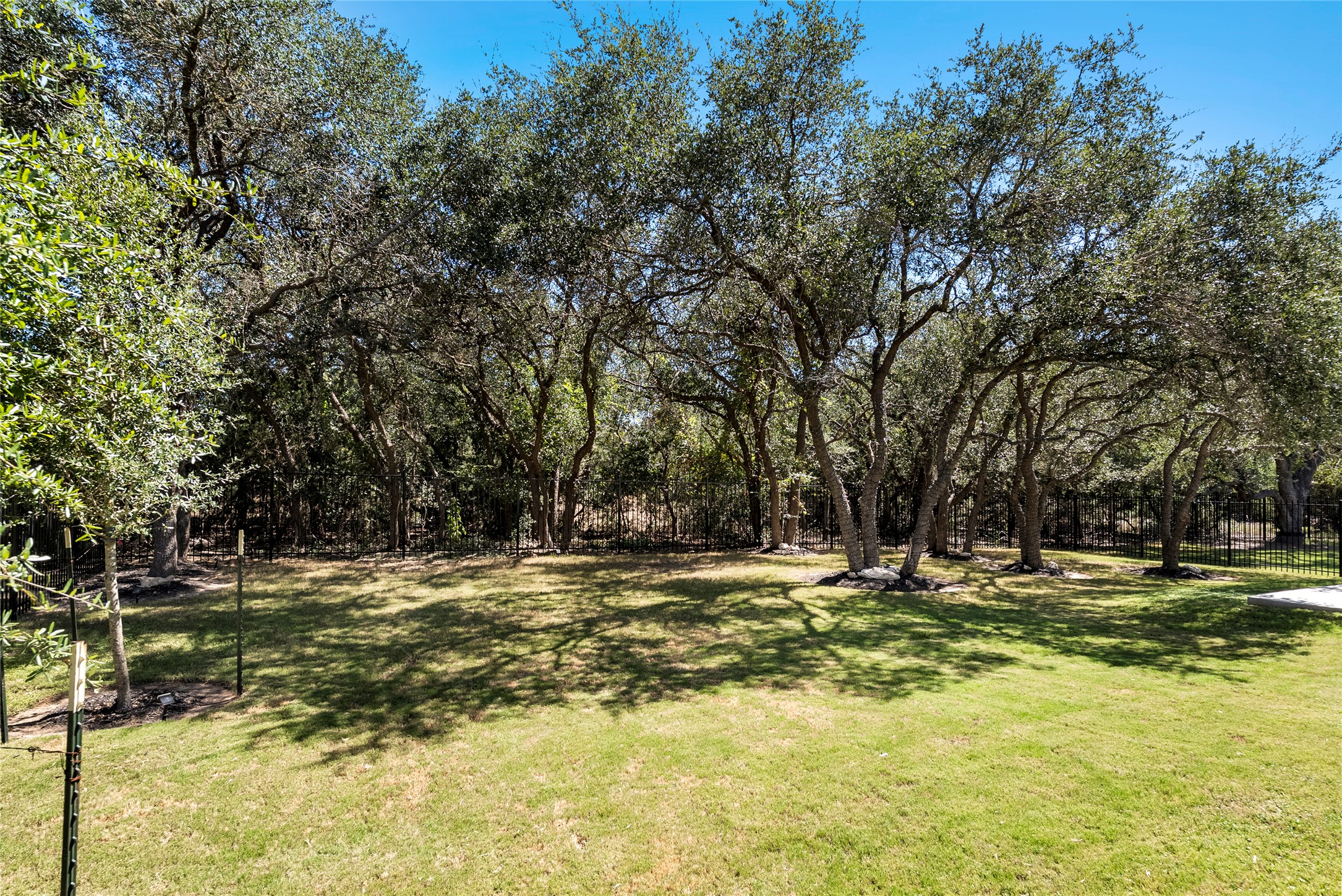 main property photo 33