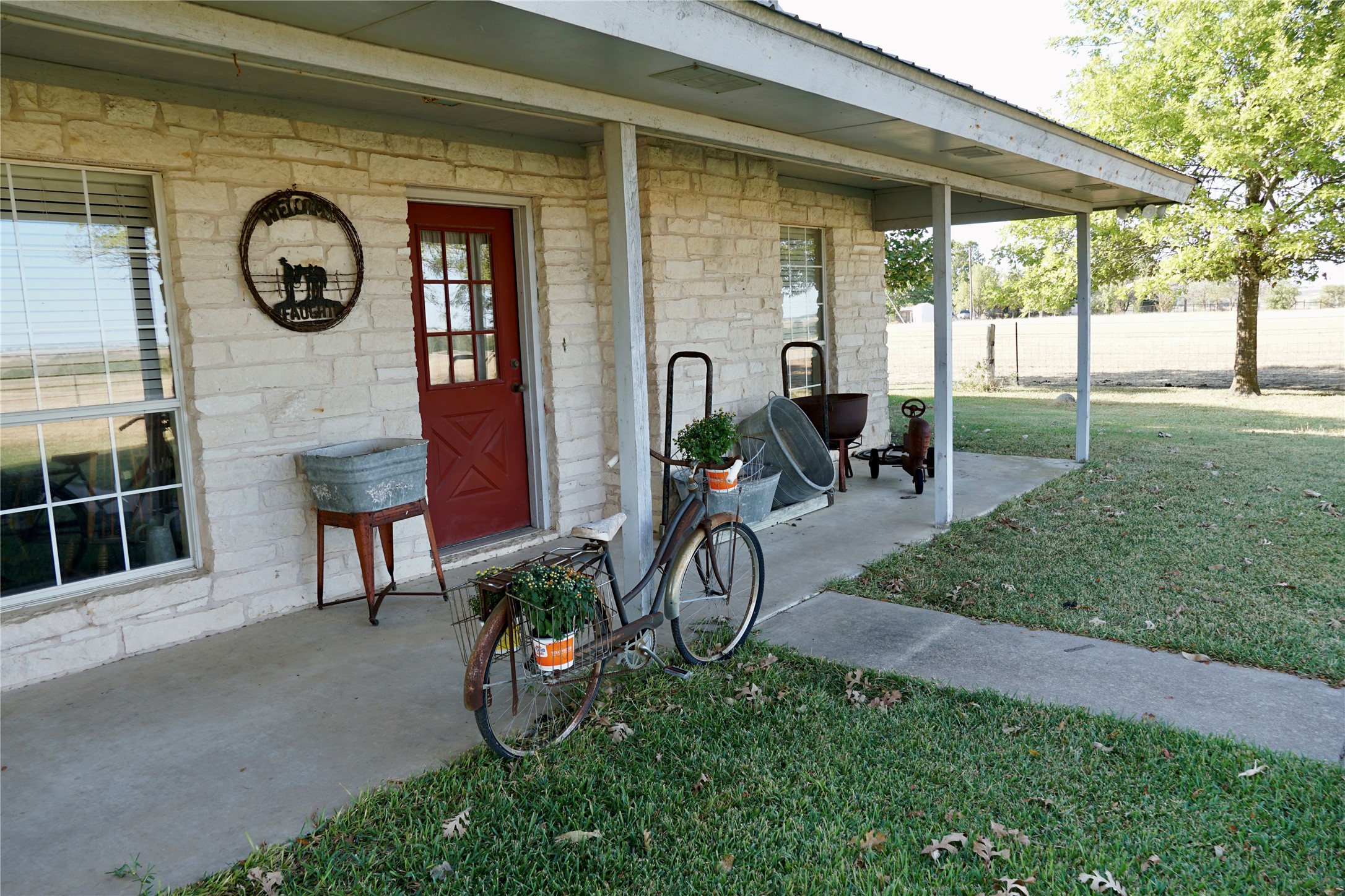 main property photo 25