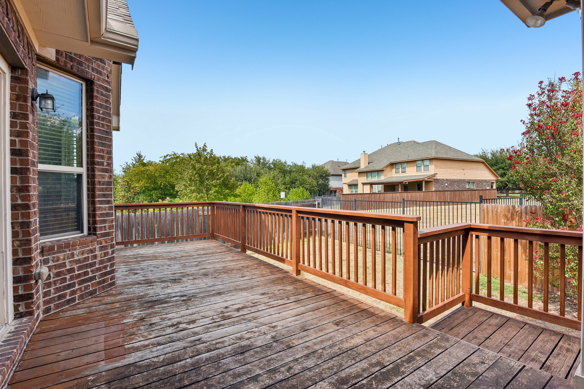 main property photo 25