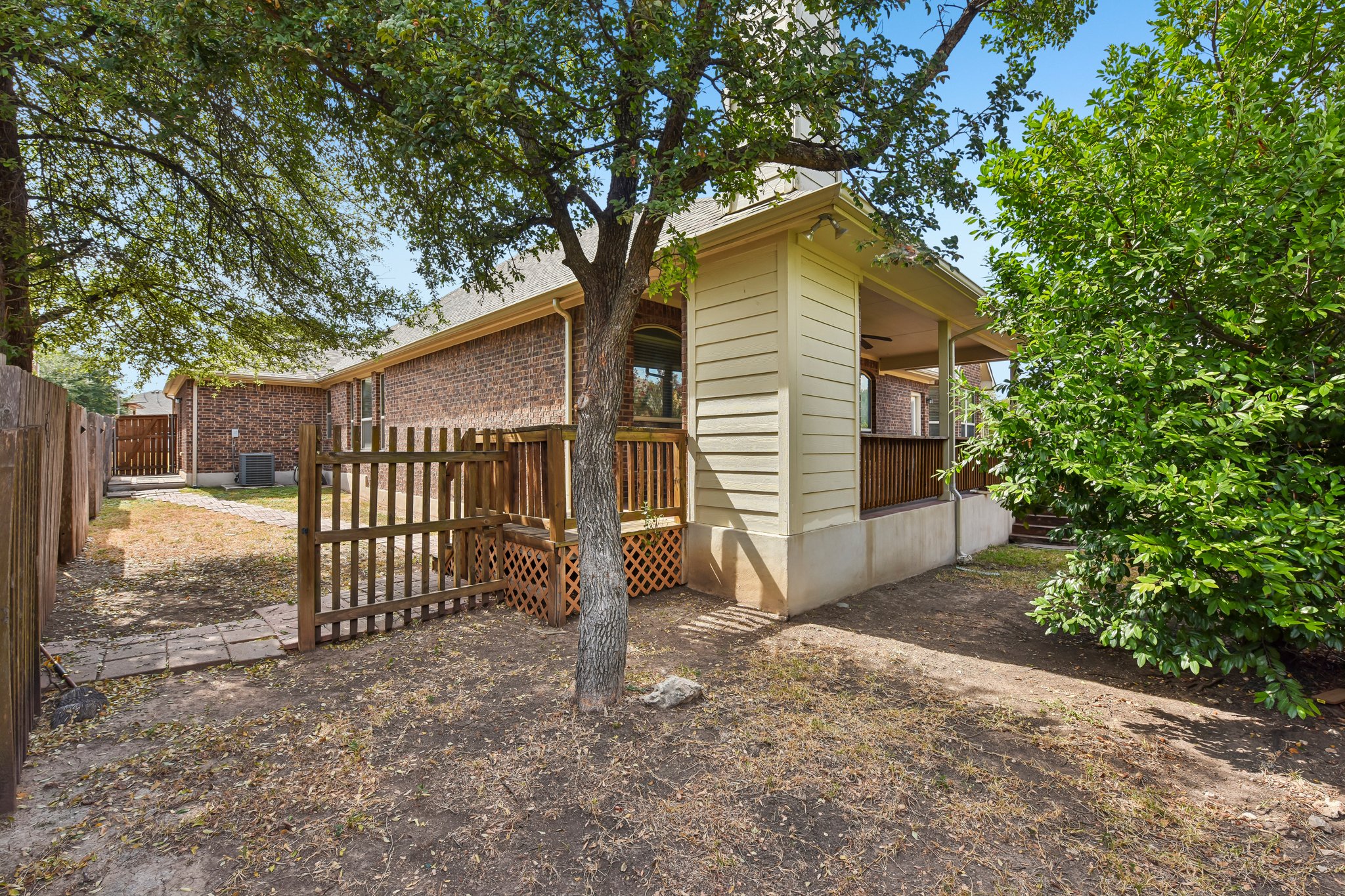 main property photo 27