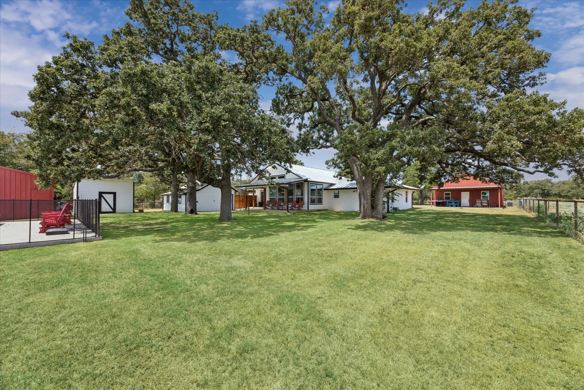 main property photo 28