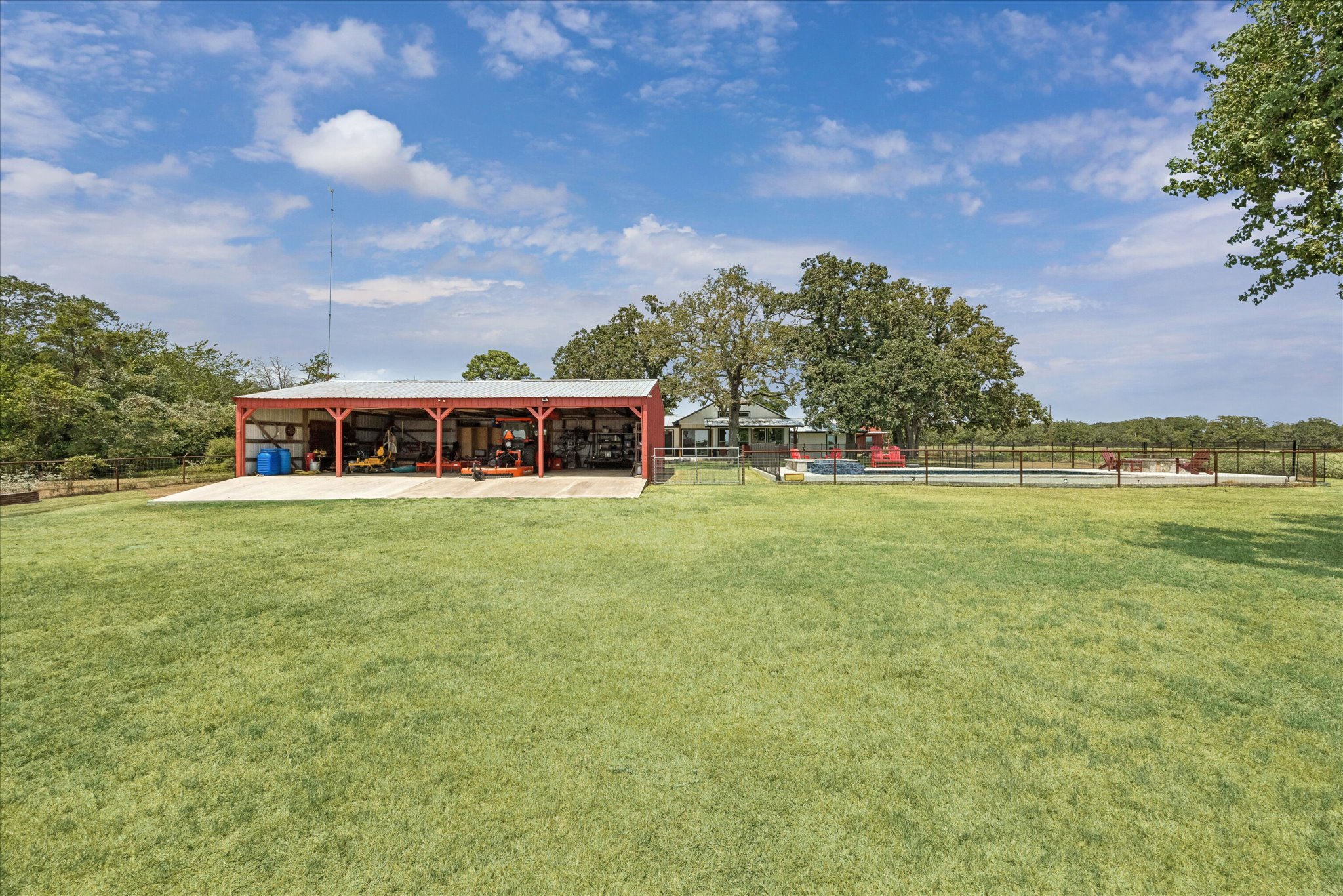 main property photo 29