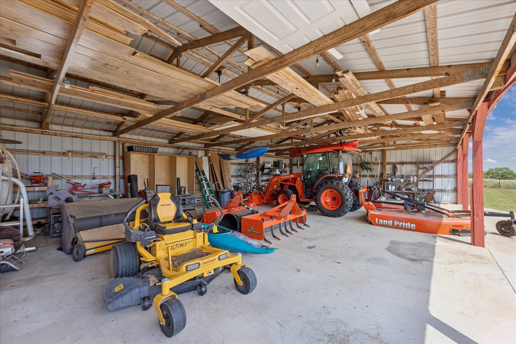 main property photo 32
