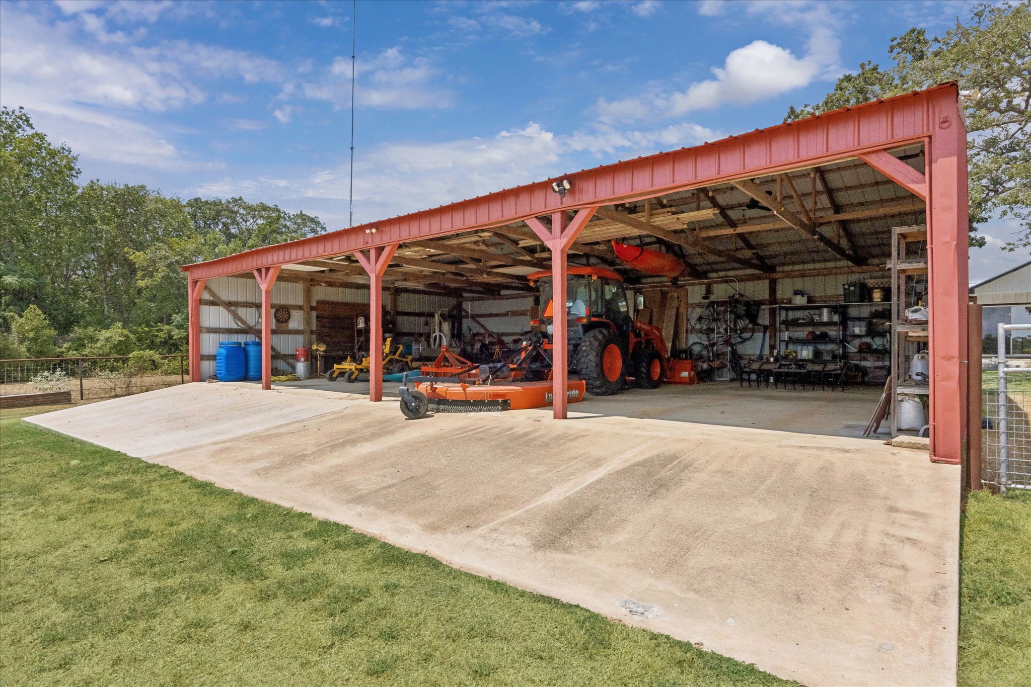 main property photo 33