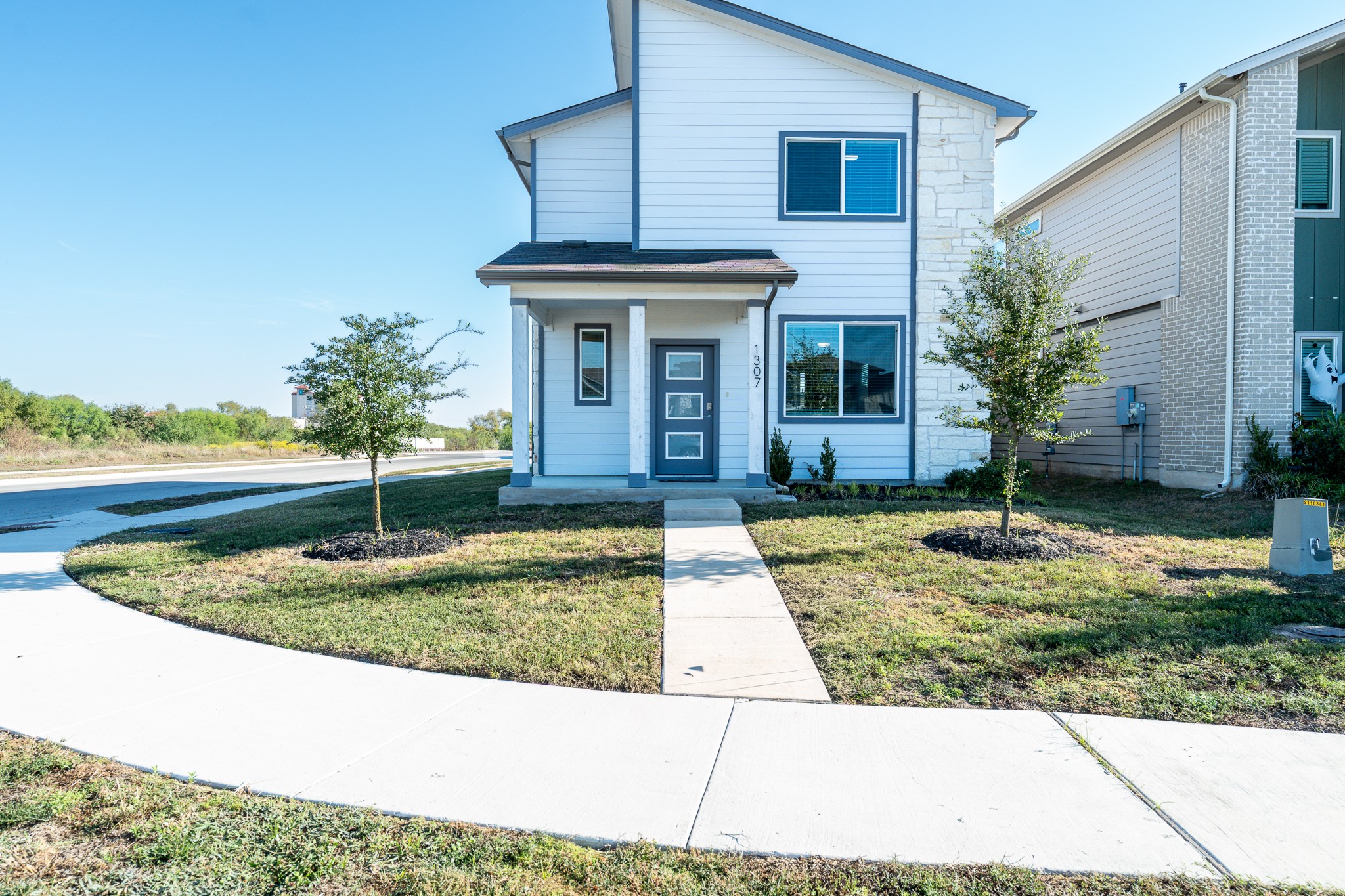 main property photo 0