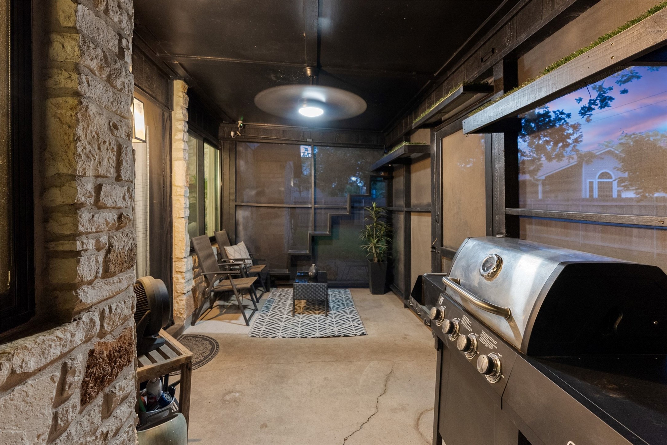 main property photo 34