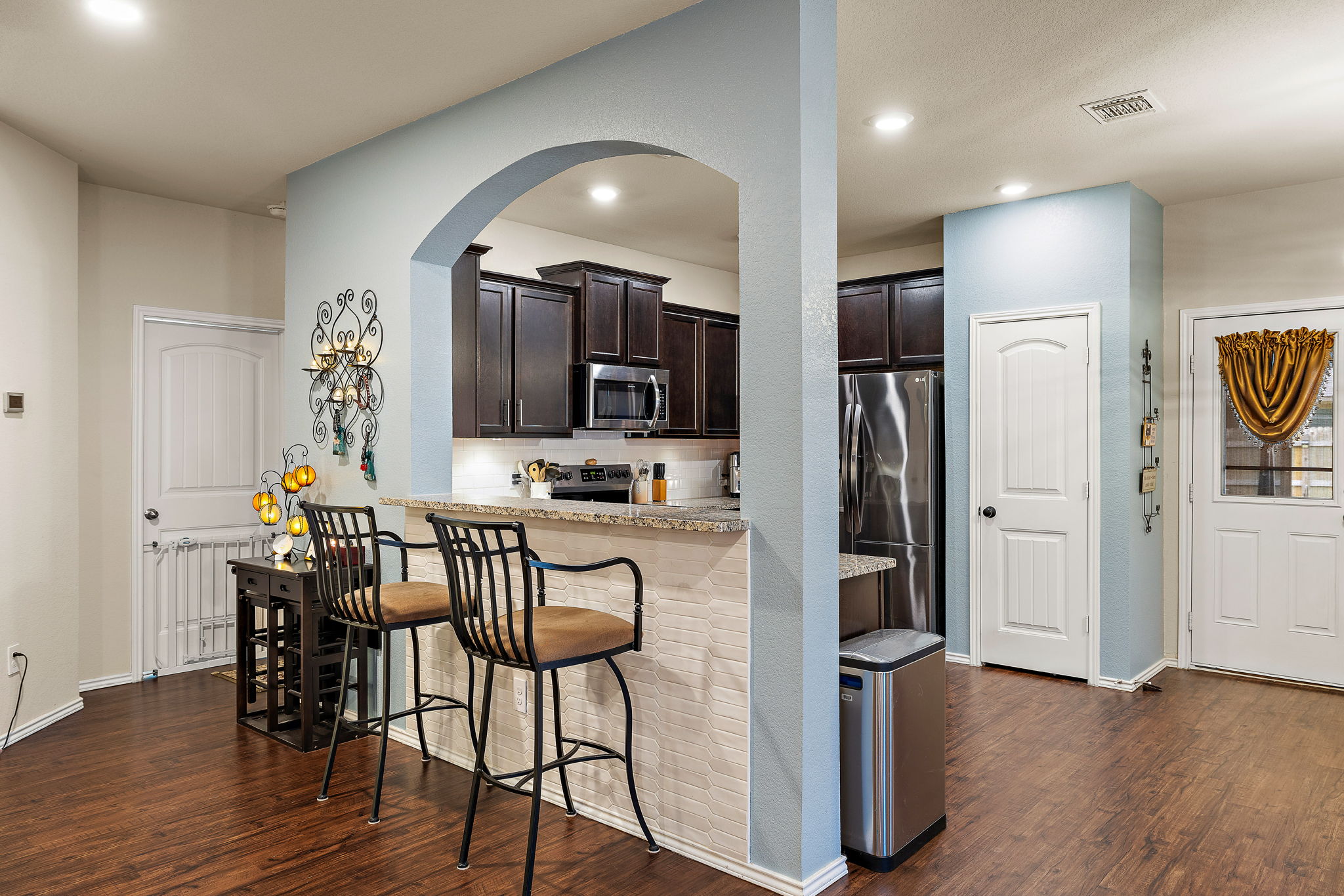main property photo 6