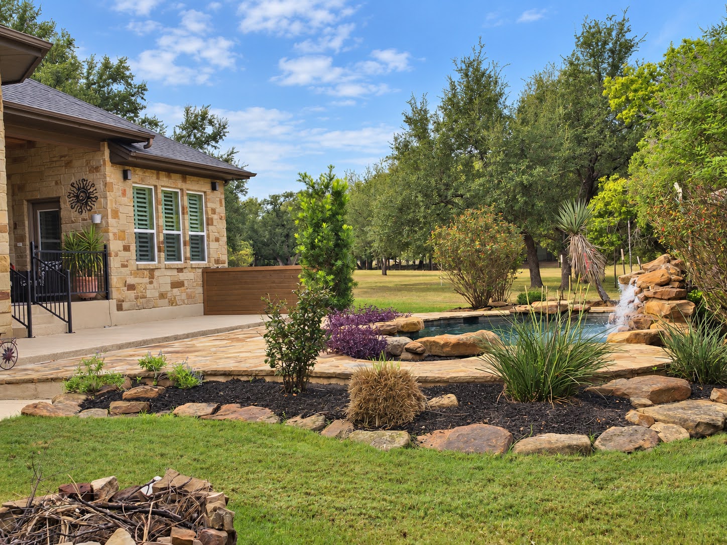 main property photo 30
