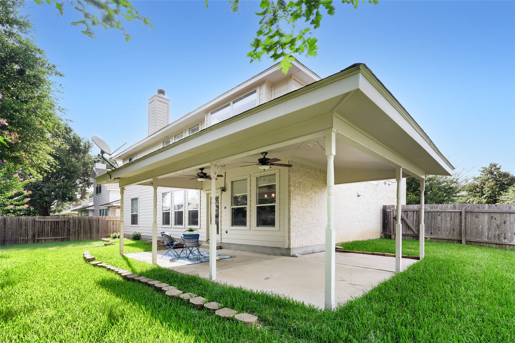 main property photo 23