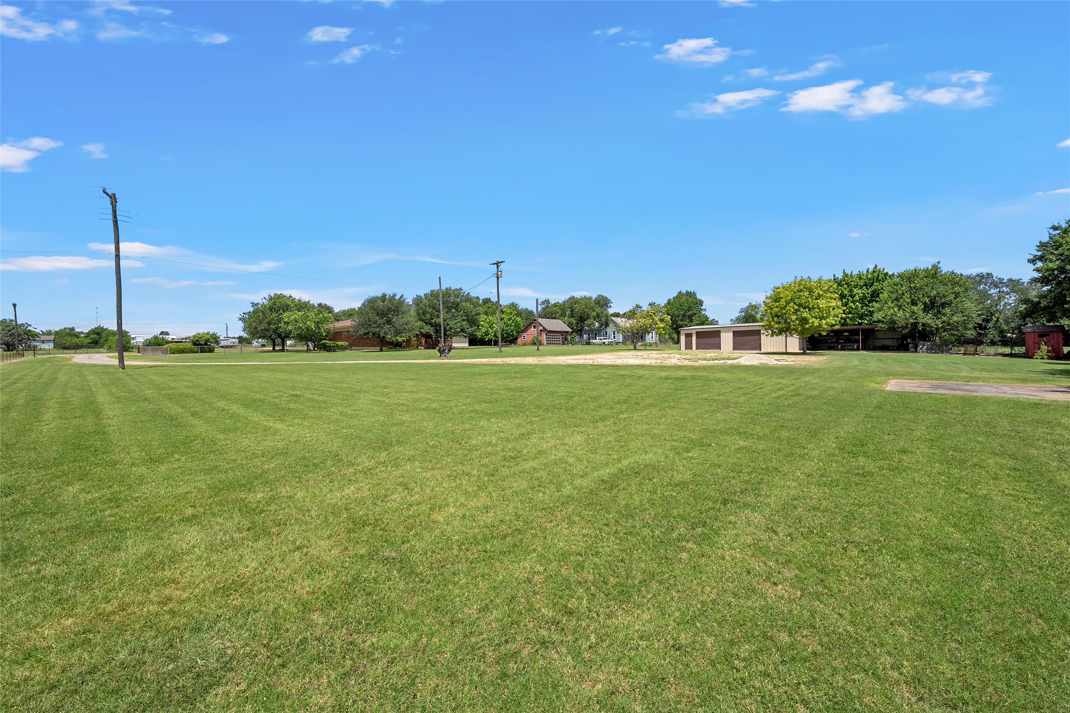 main property photo 31