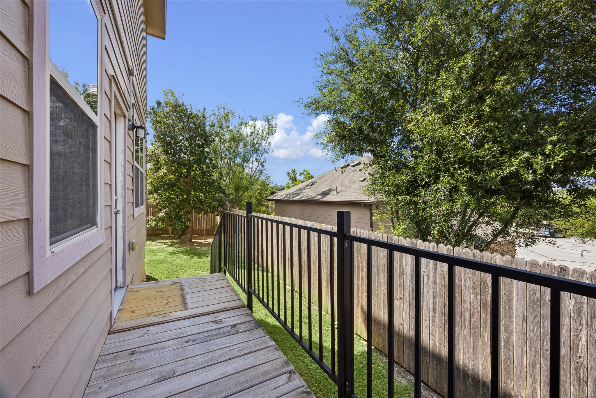 main property photo 29