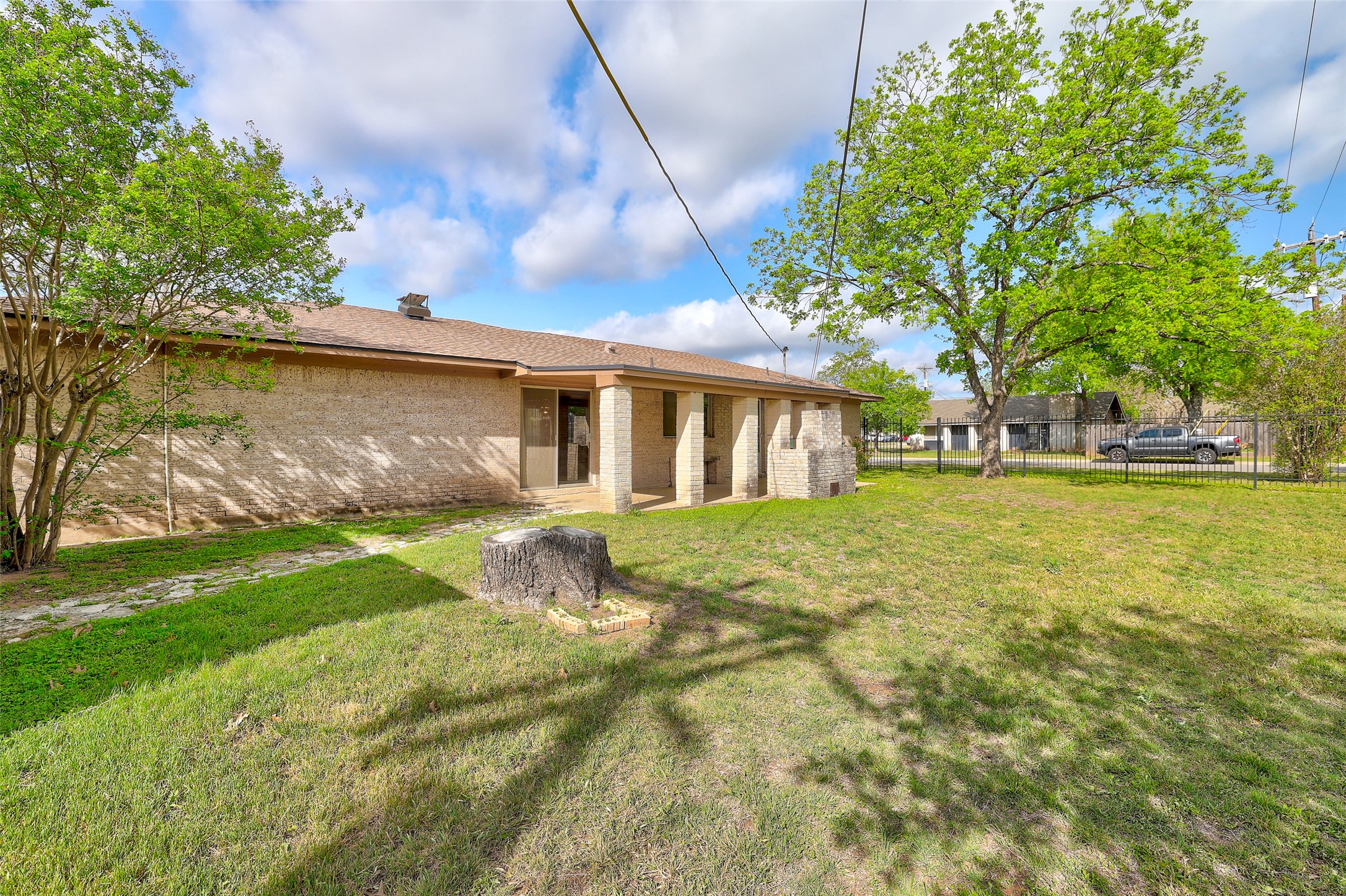 main property photo 22