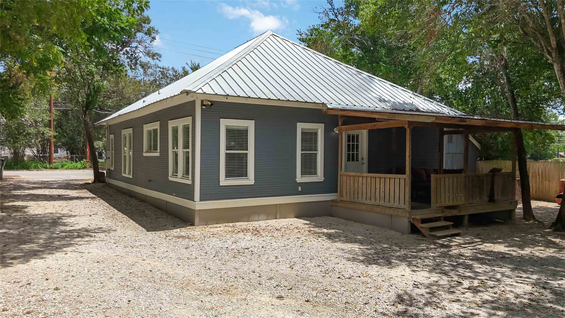 main property photo 25