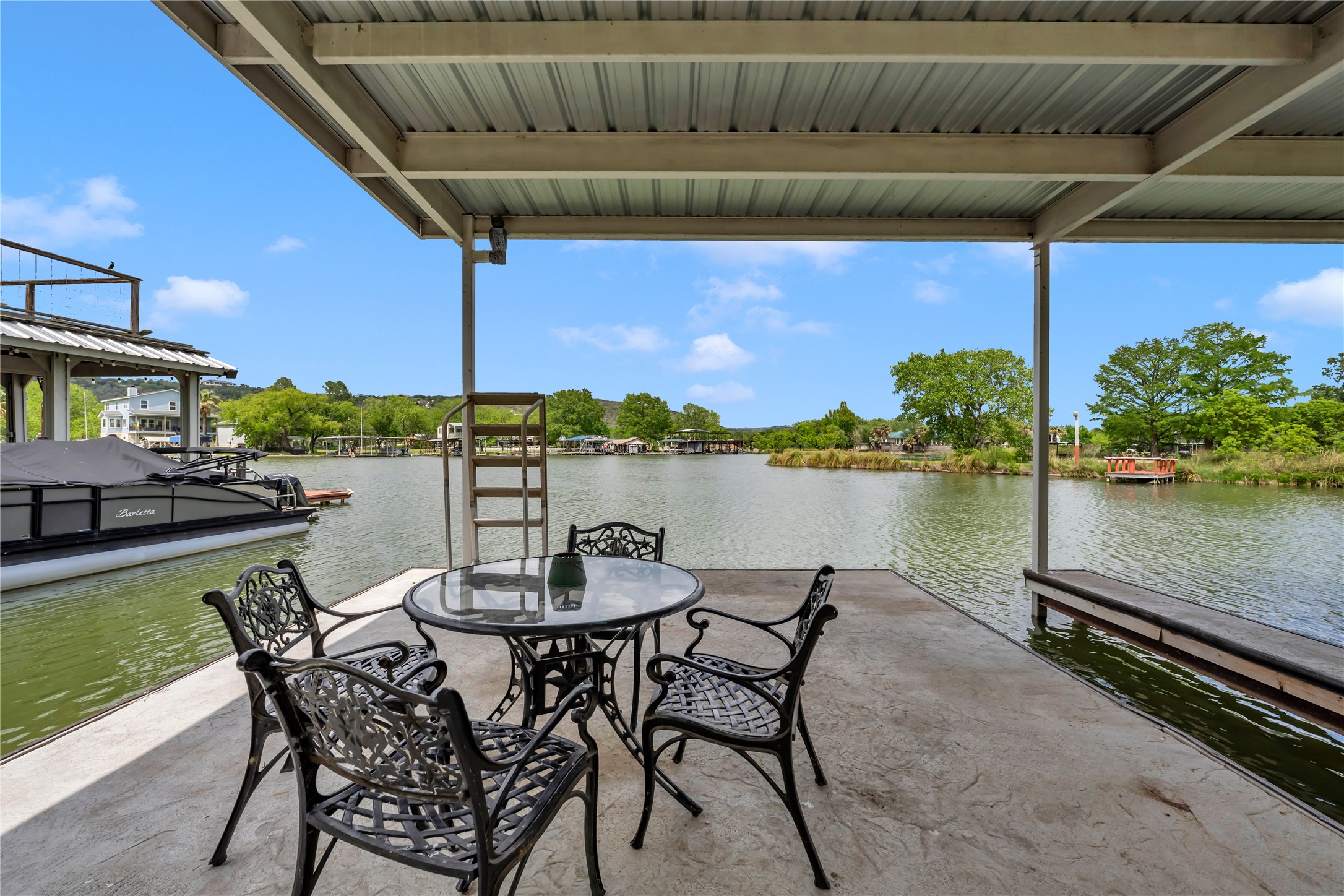main property photo 7