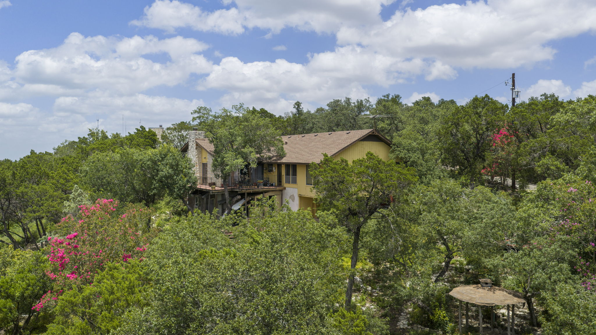 main property photo 19
