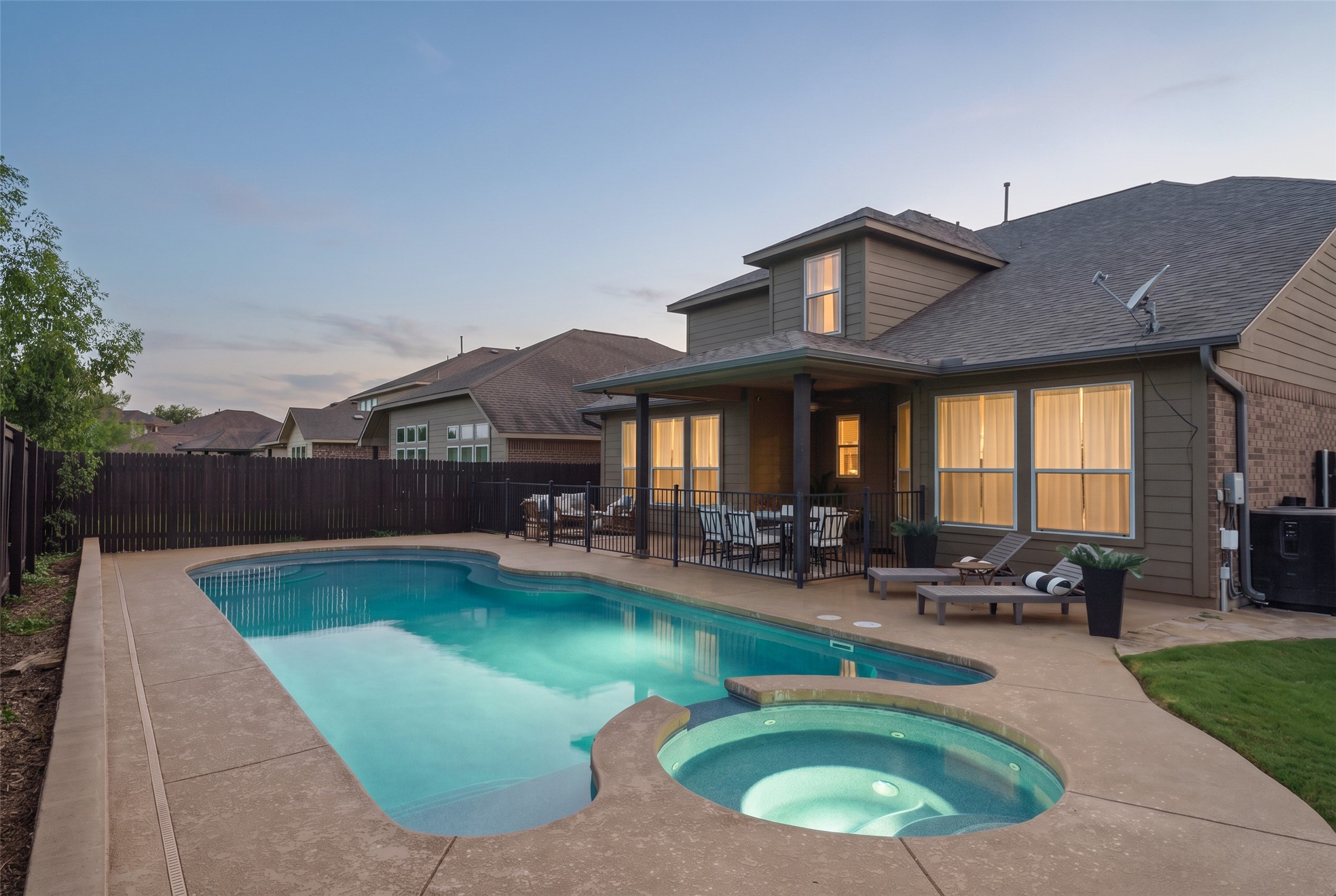 main property photo 29