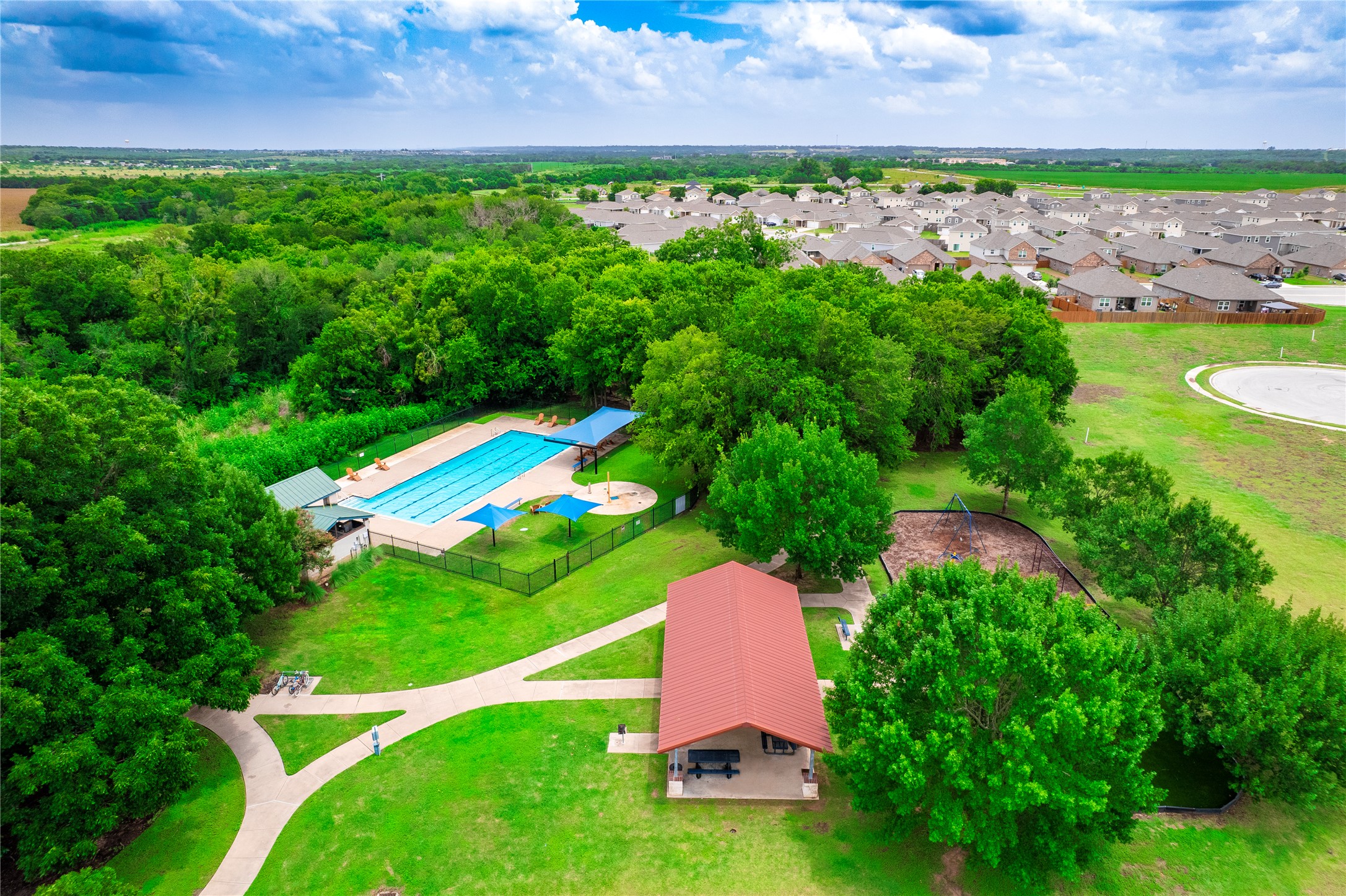 main property photo 30