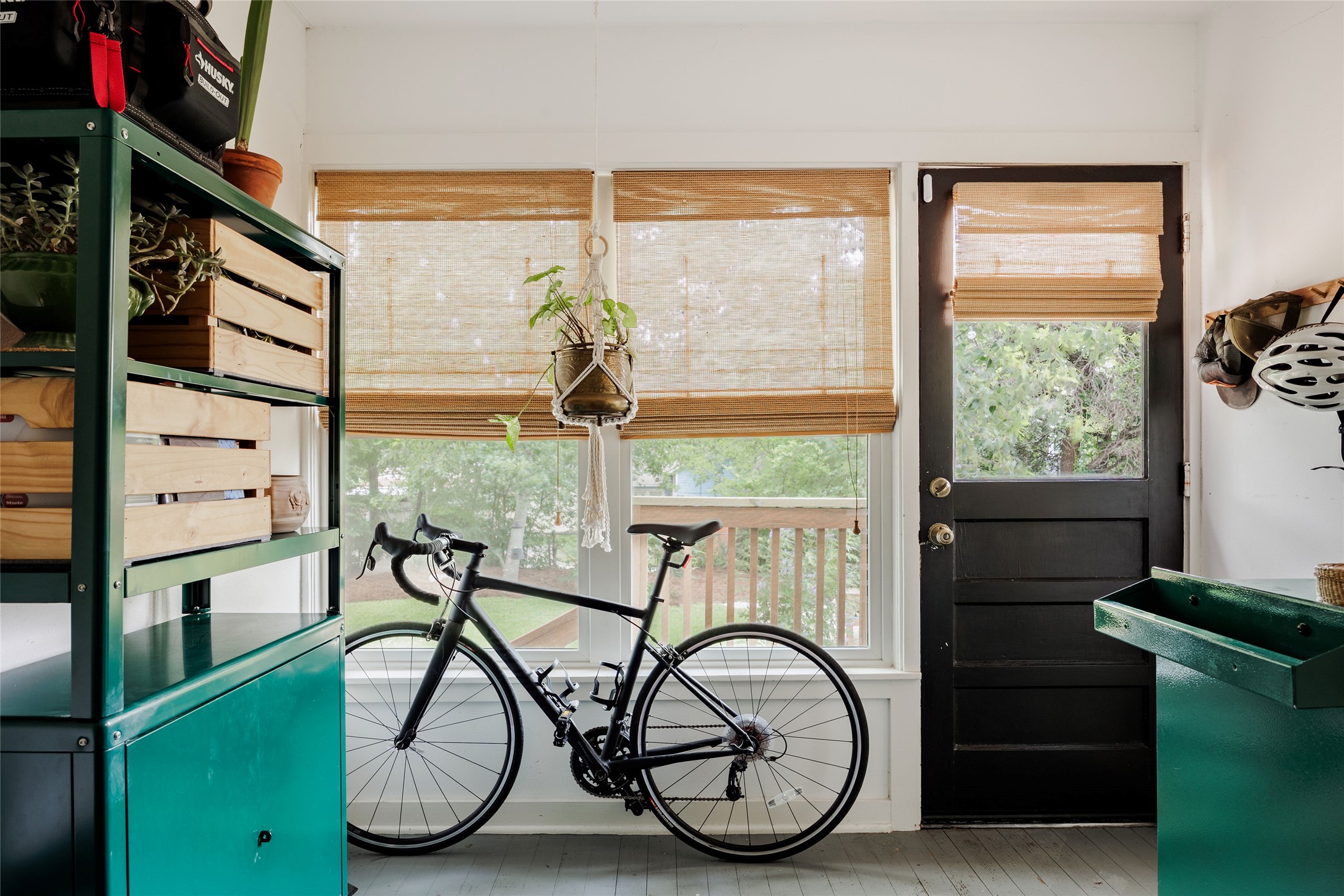 main property photo 28