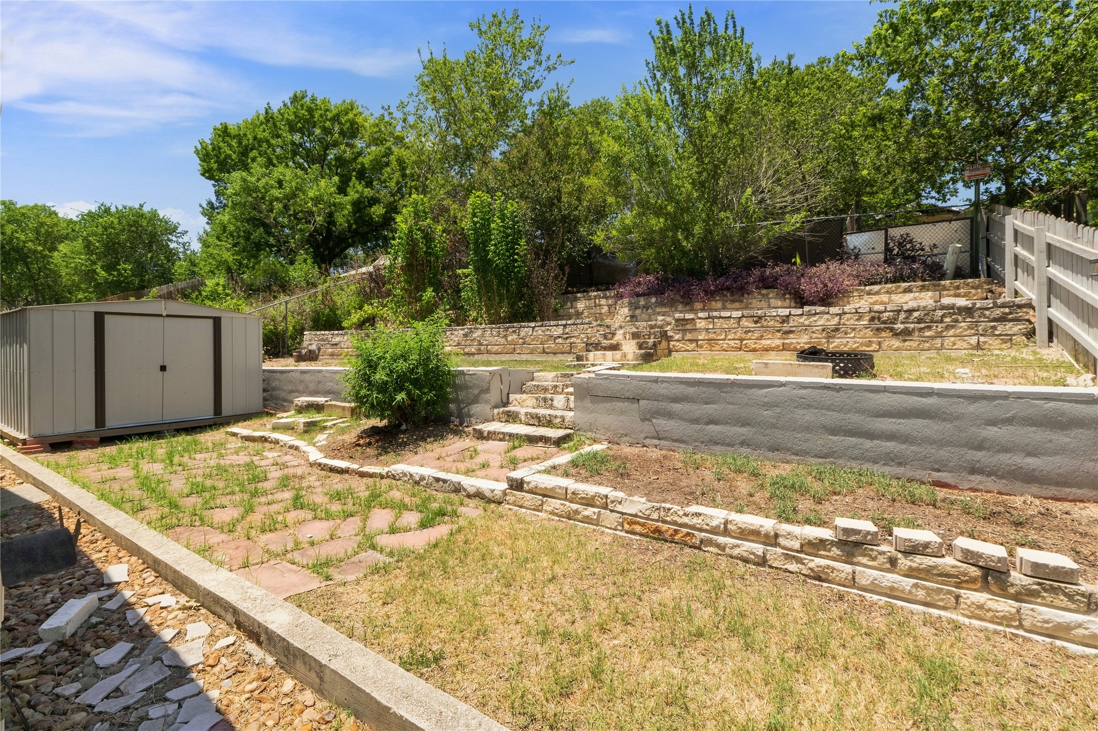main property photo 32