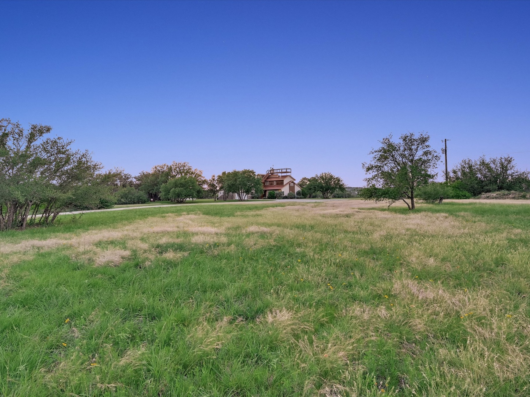 main property photo 8