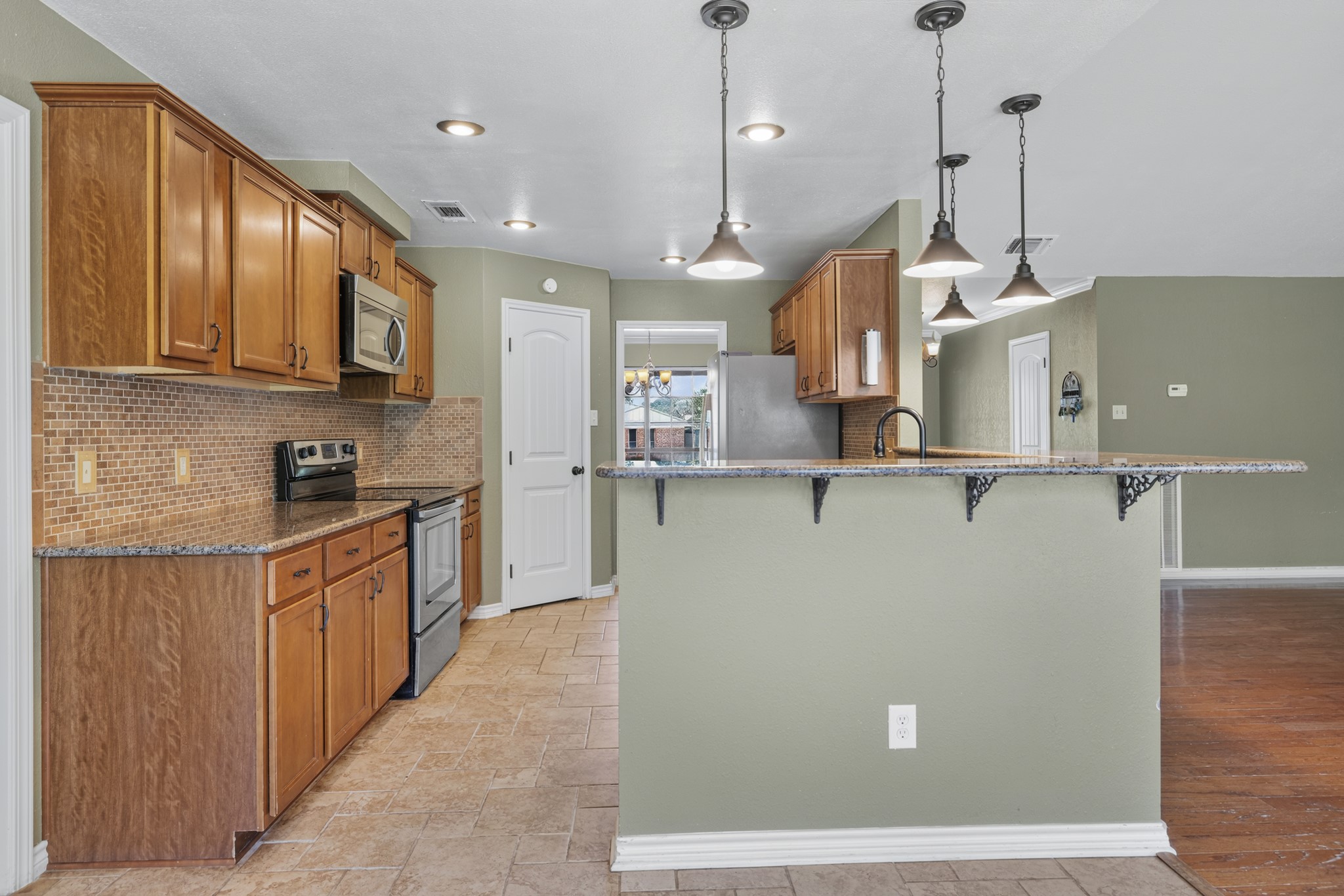main property photo 8