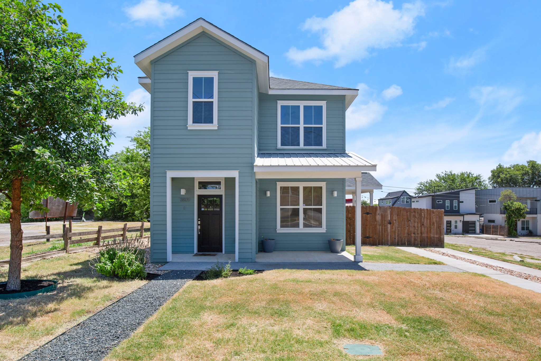 main property photo 3