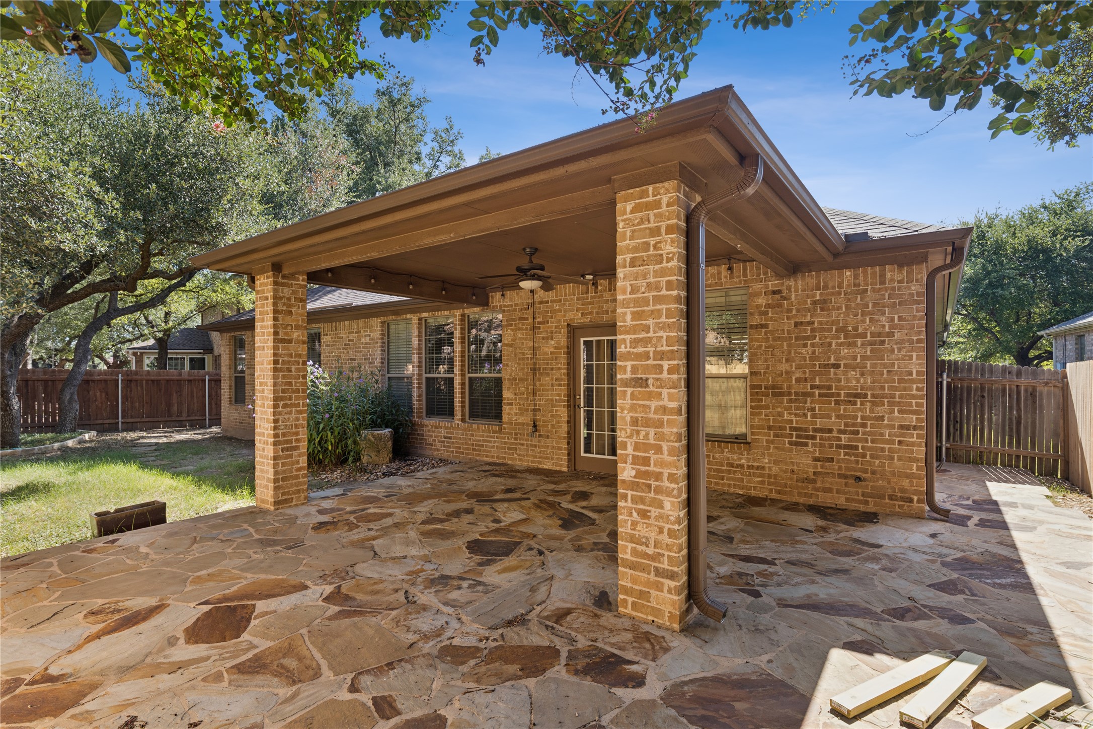 main property photo 24