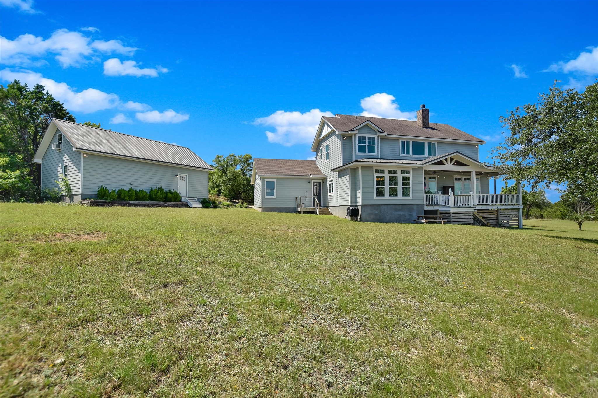 main property photo 32