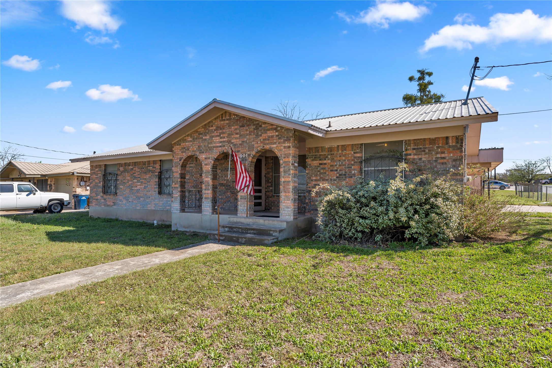 main property photo 1