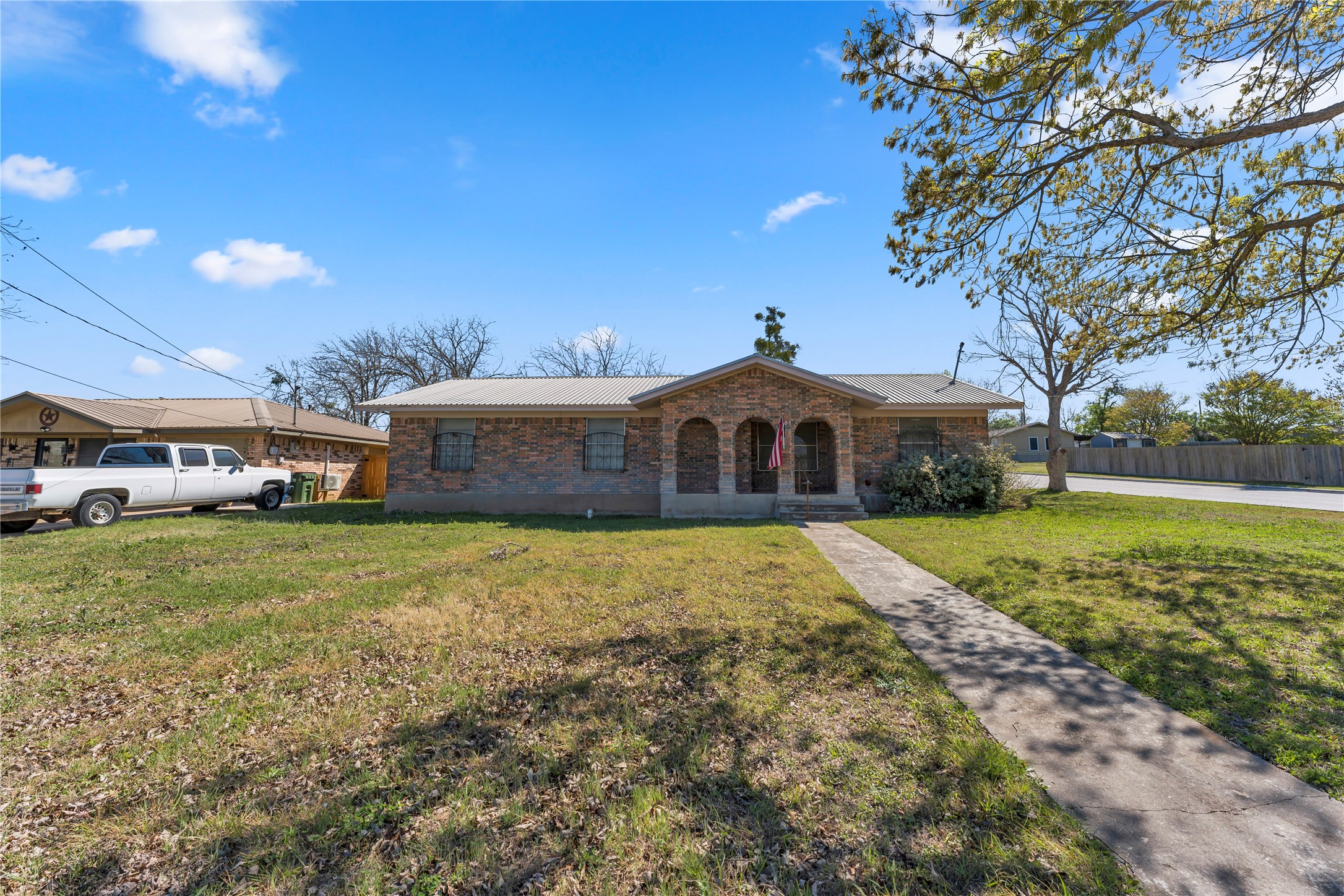 main property photo 2