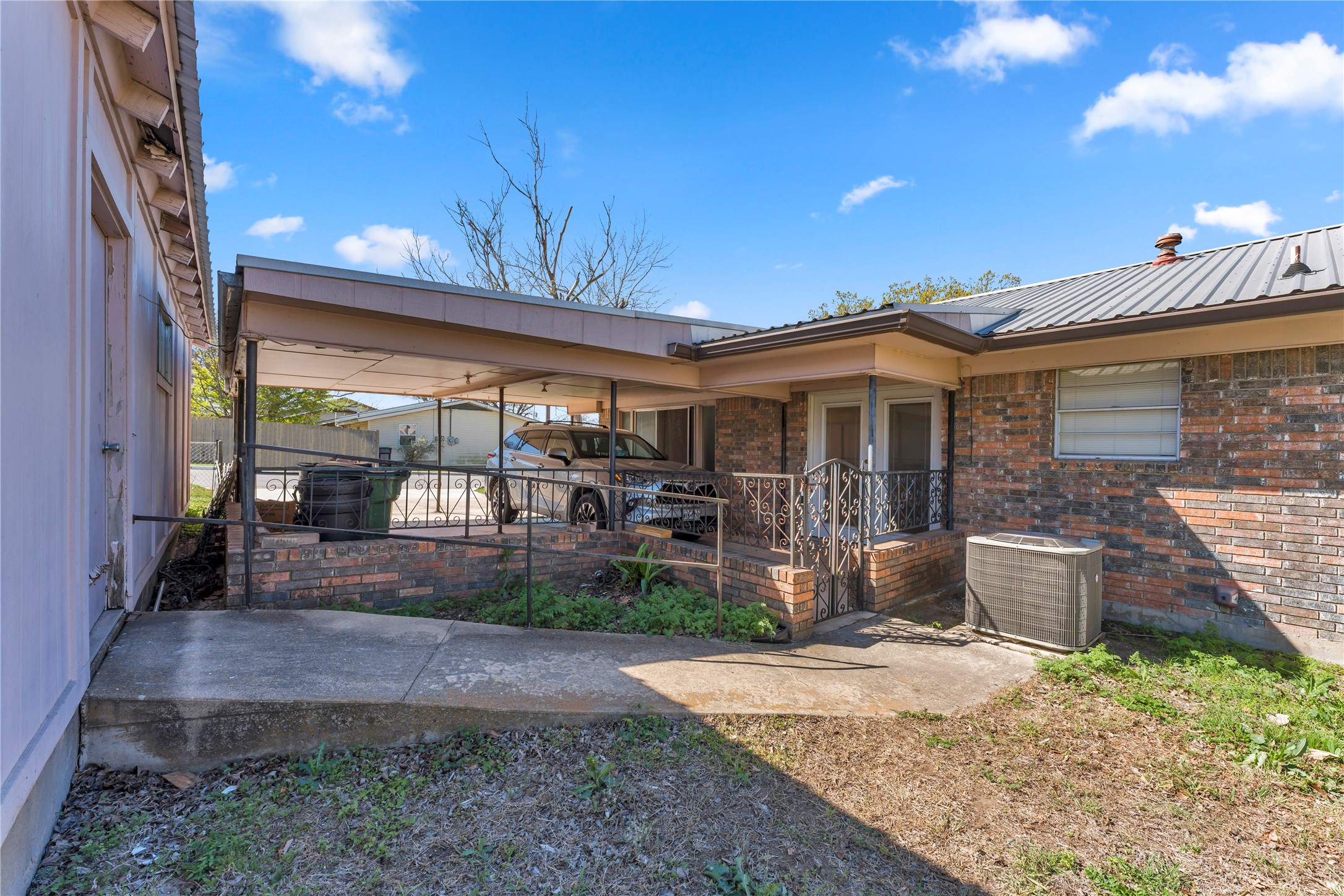 main property photo 28