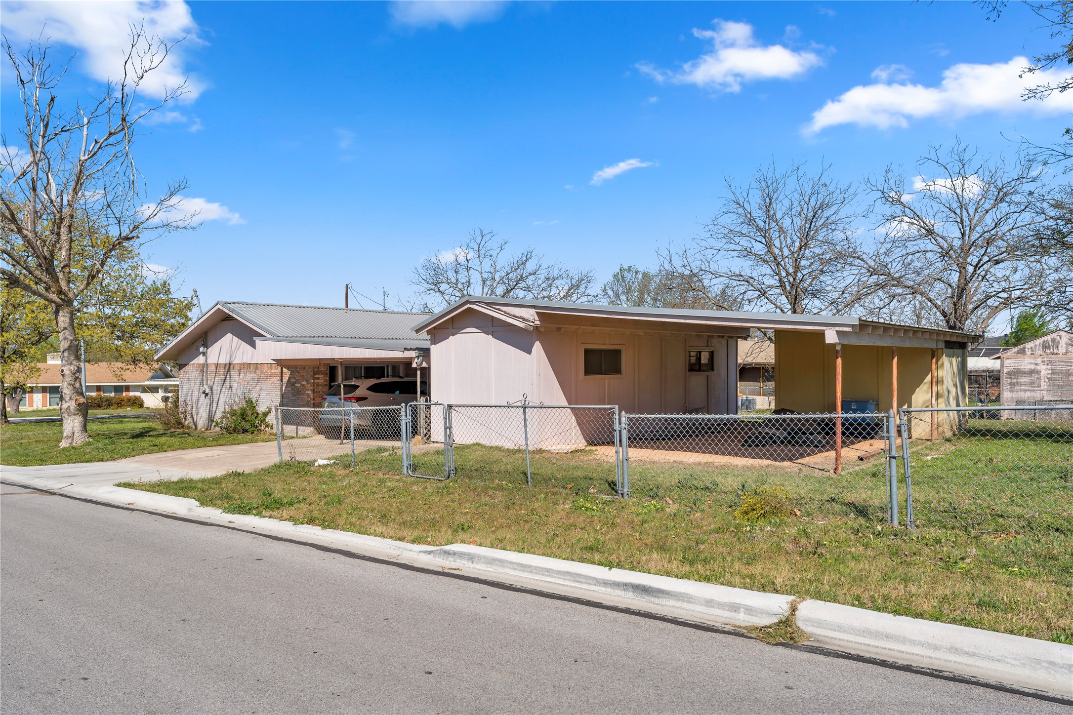main property photo 36