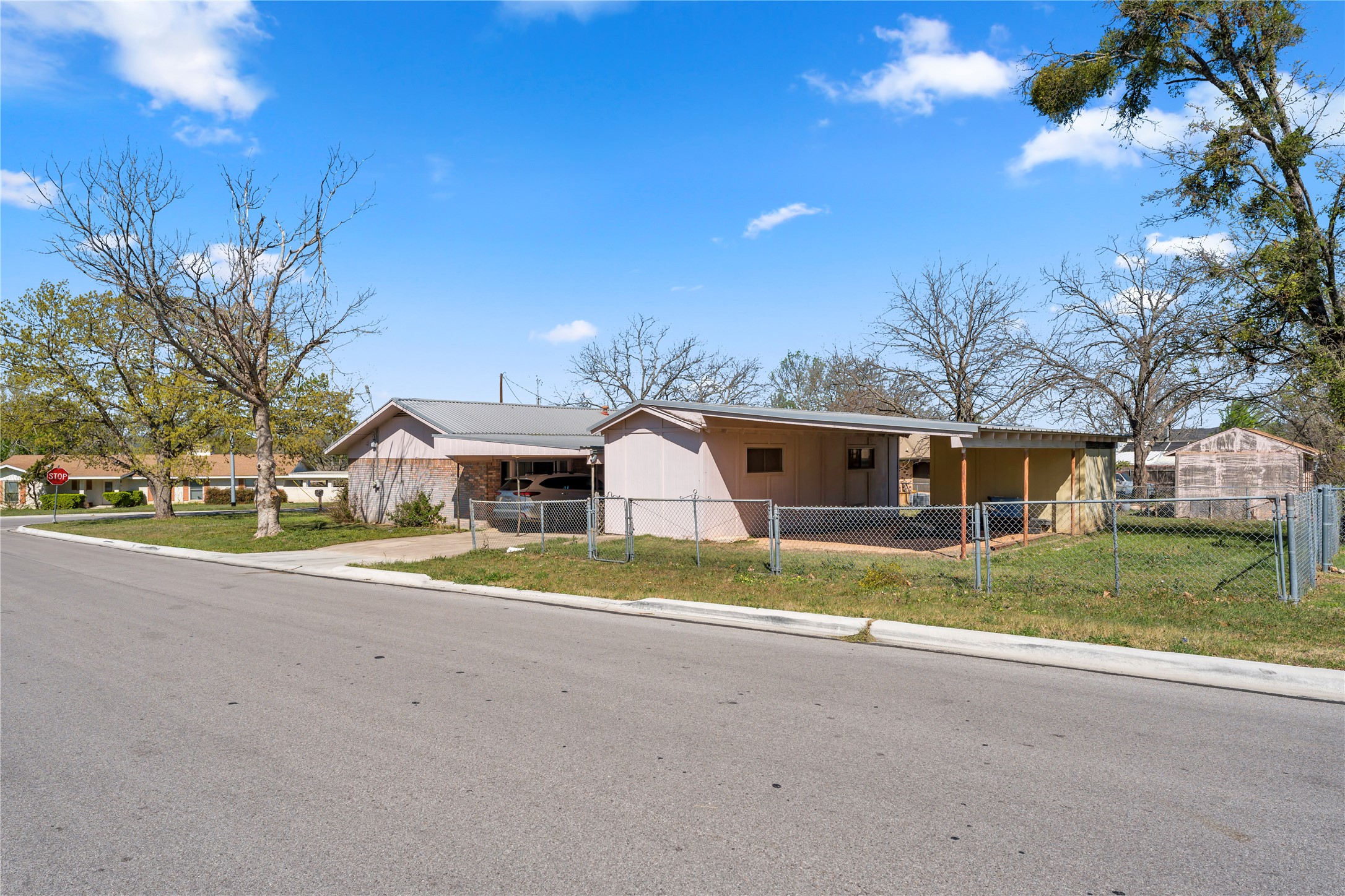 main property photo 37