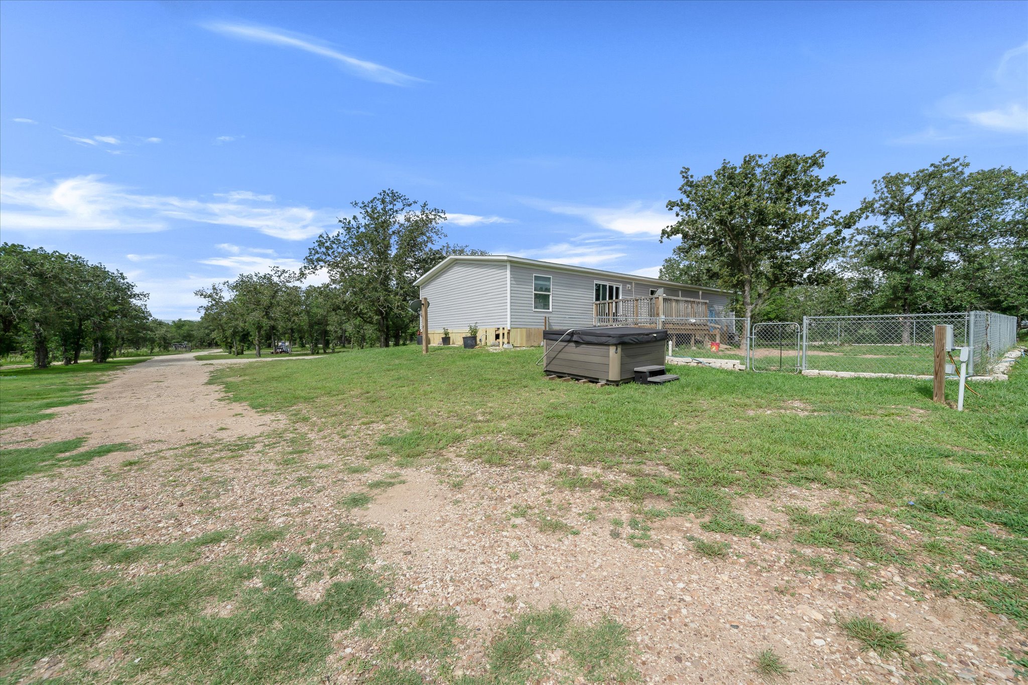 main property photo 25