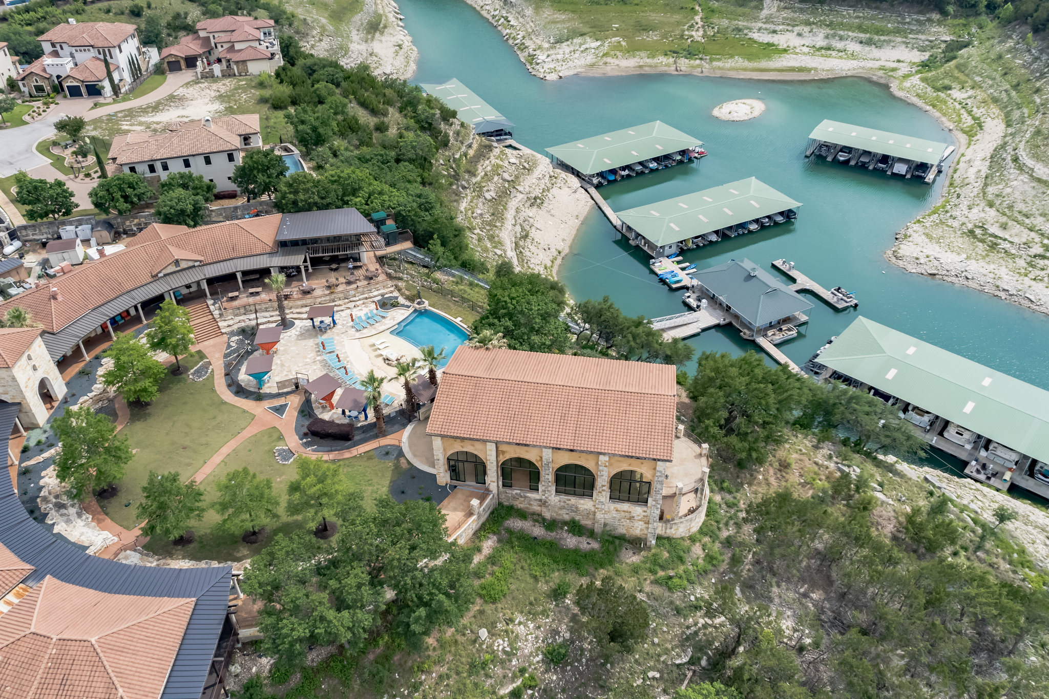 main property photo 33