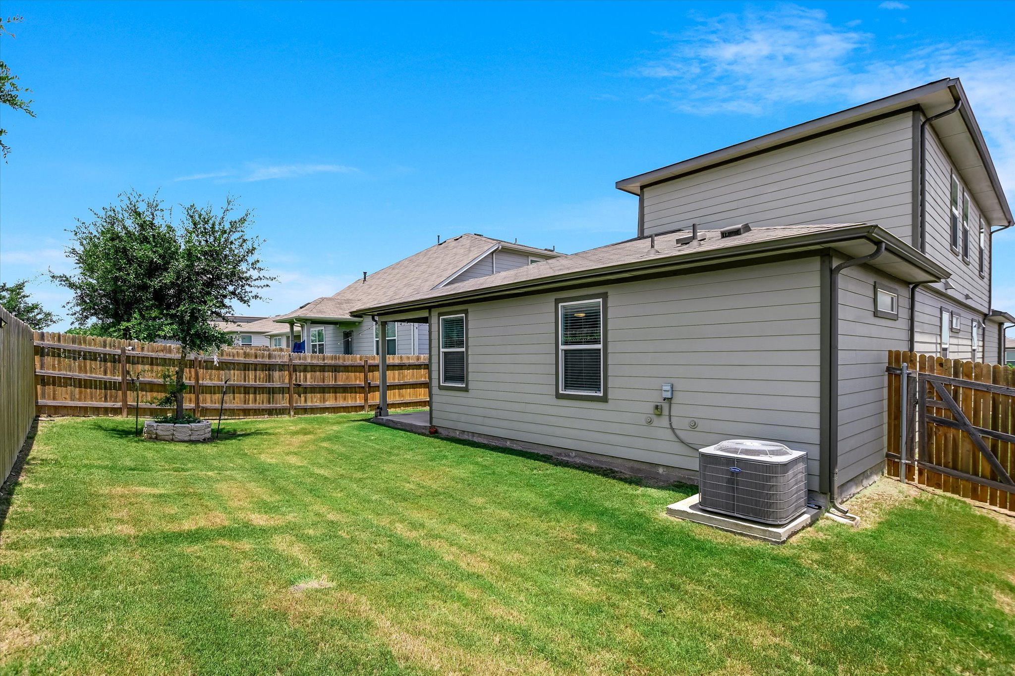main property photo 18