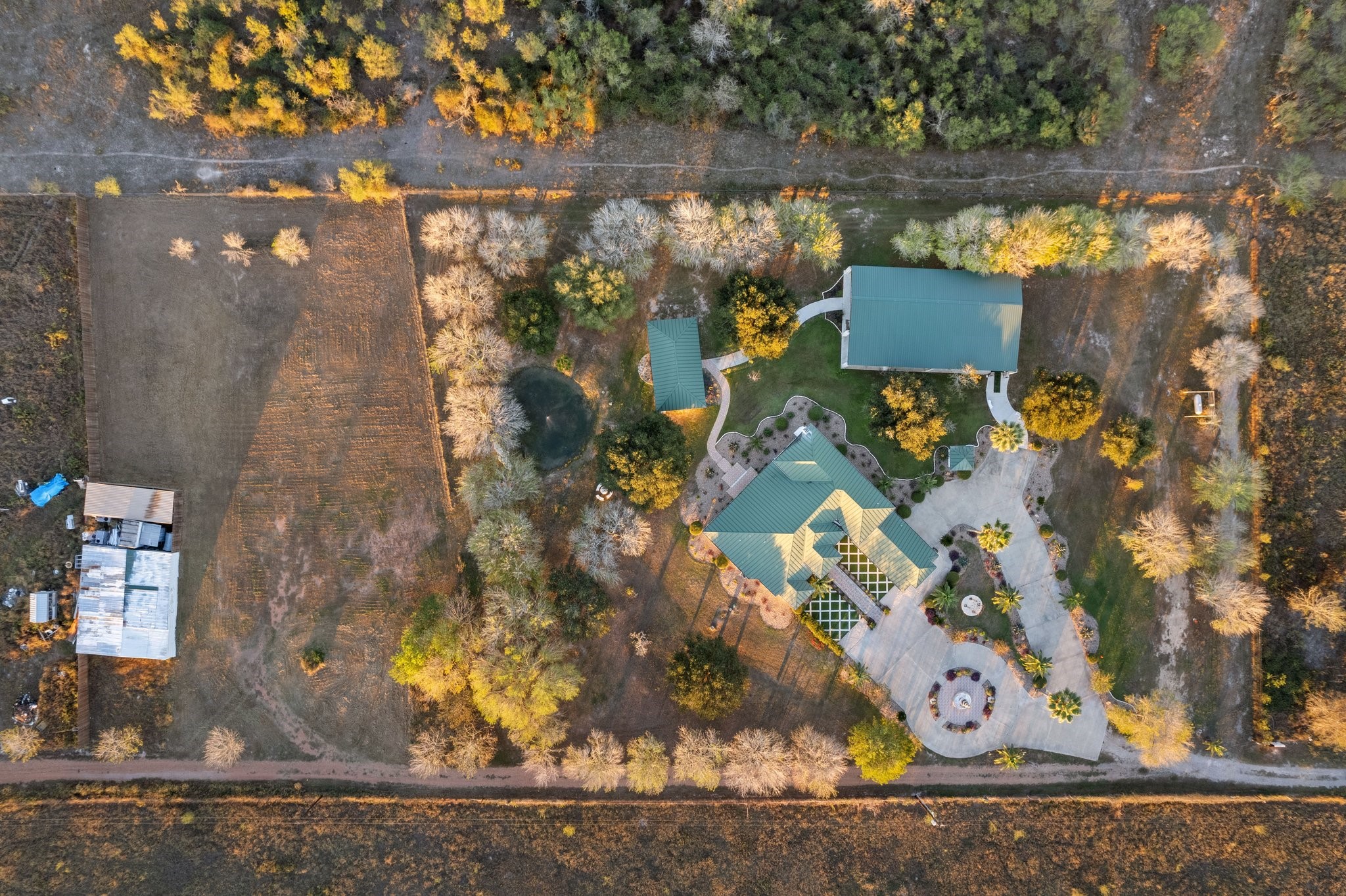 main property photo 10